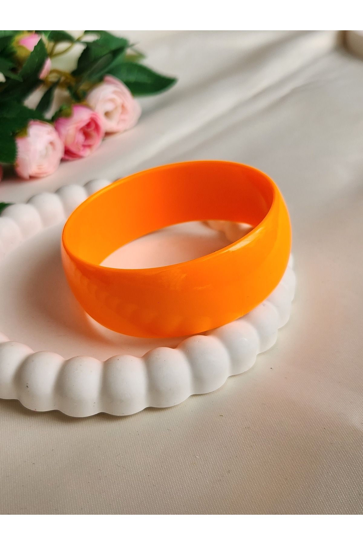 GIHANDMADE 🌈 Minimalist Reçine Bileklik – Canlı Renkli Kadın Aksesuar (Sarı, Pembe, Turuncu, Mavi)
