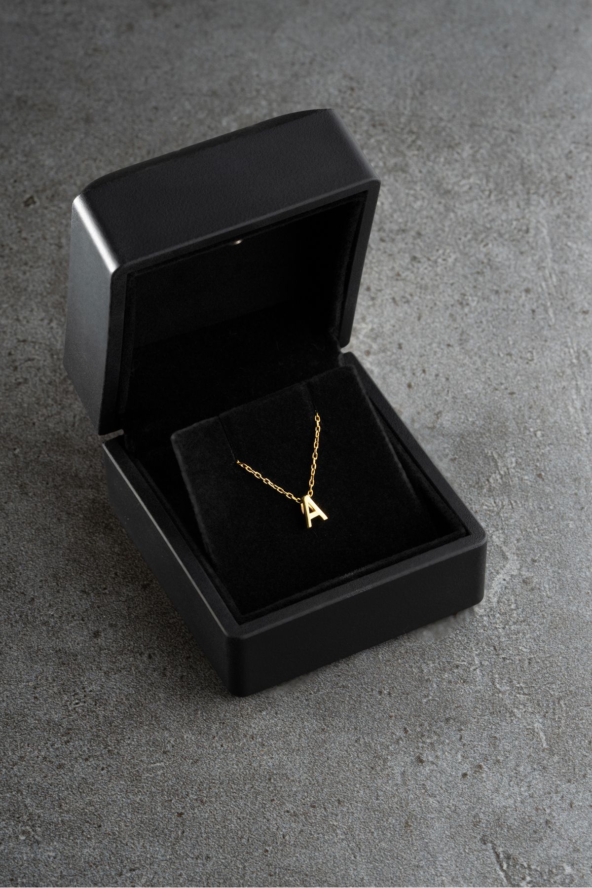 Silvano Jewelry 925 Ayar Gümüş Işıklı Kutuda Kişiye Özel Harf Kolye