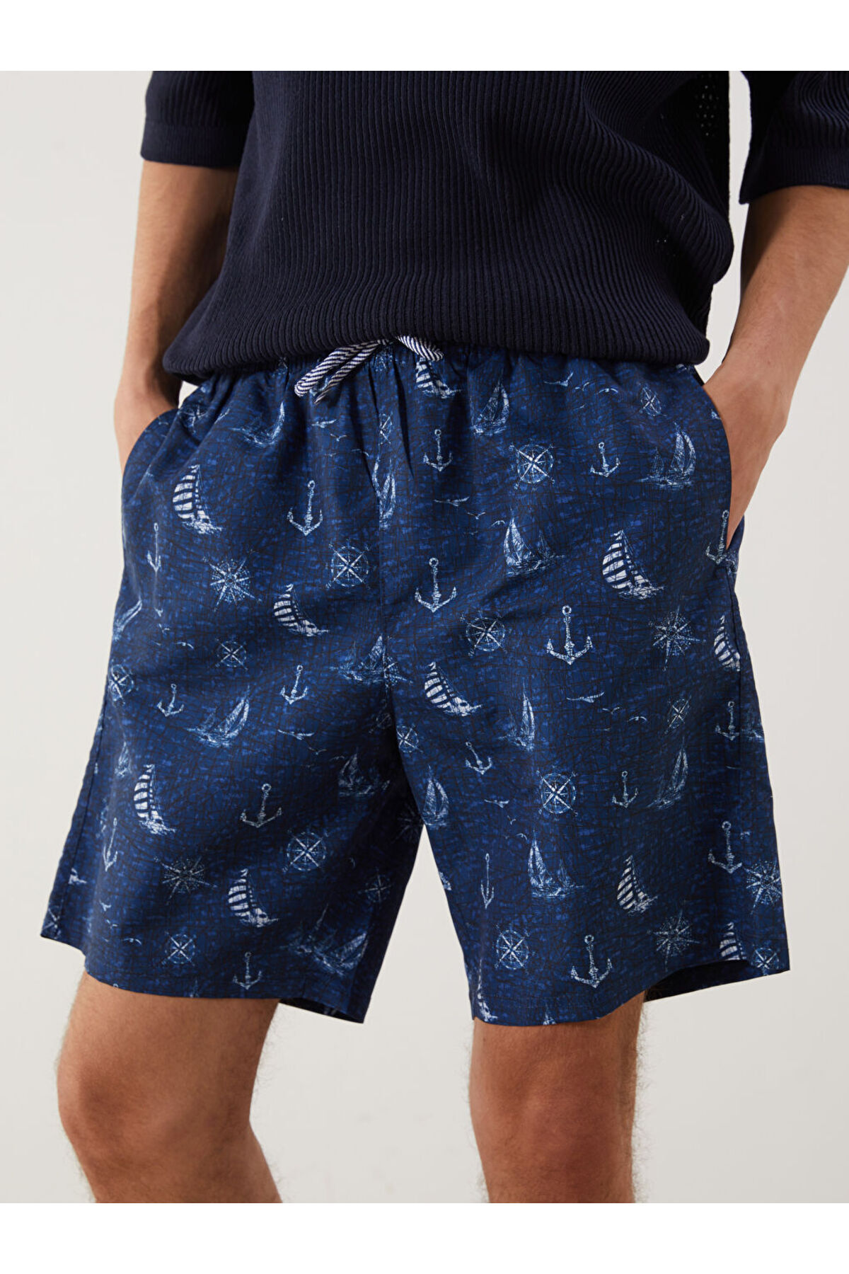 LC Waikiki-Create Your Style from Uzg Store |   Knee Length Patterned Men's Swim Shorts 4