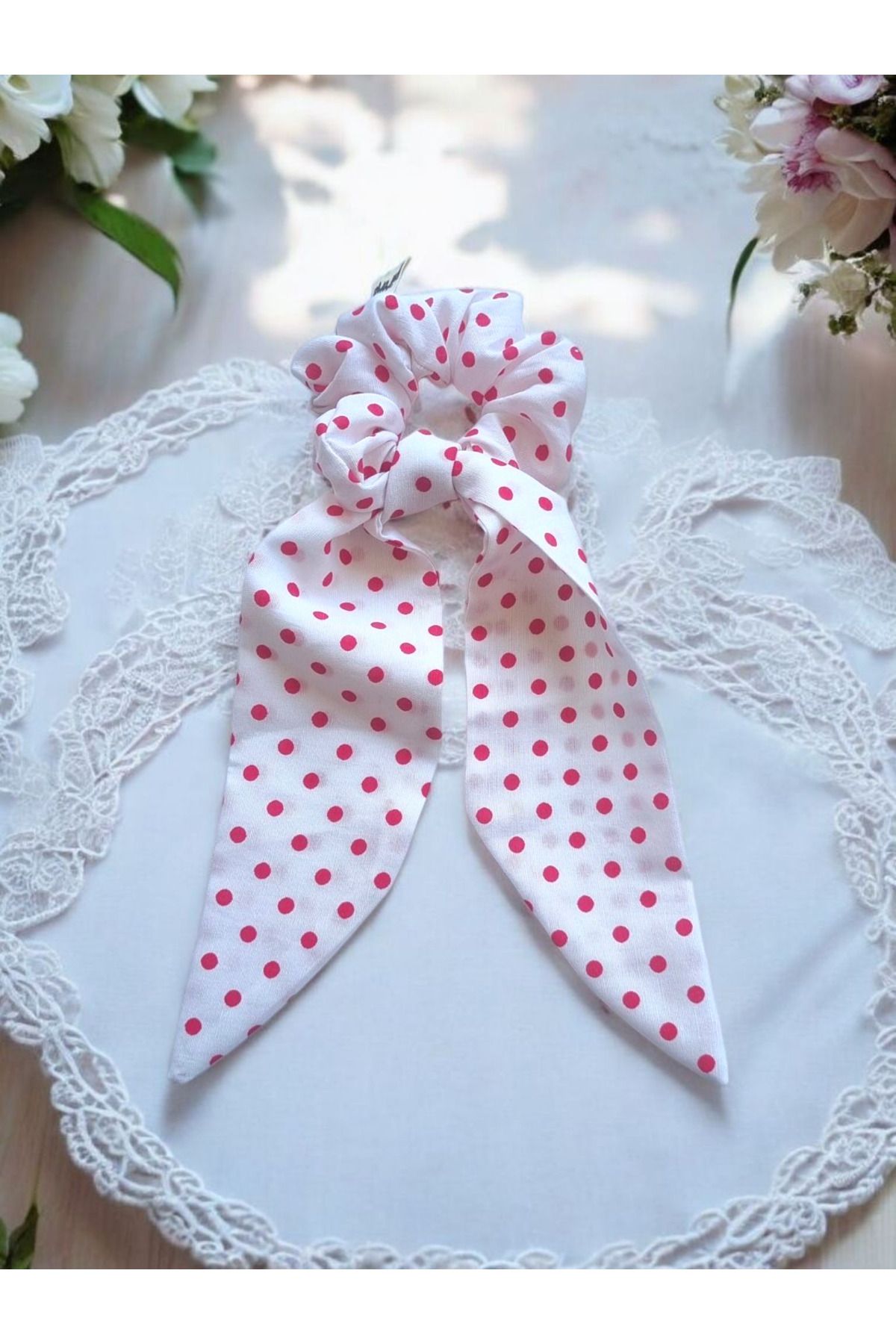 Pirene Dottie Puantiyeli Fiyonk Detaylı Scrunchie Saç Tokası