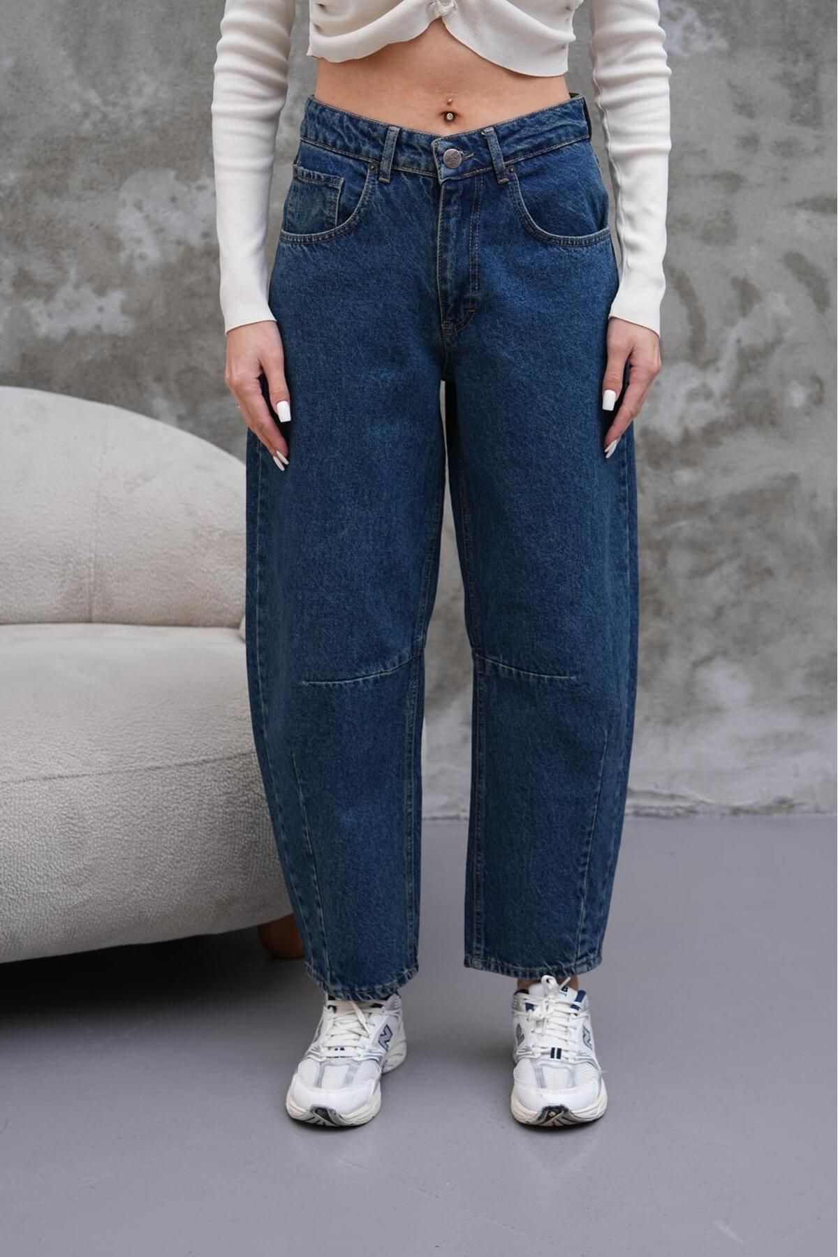 Tarz Cool Mom Jean Yüksek Bel Bol Kesim Paça Pileli Esnek Kot Pantolon Lacivert