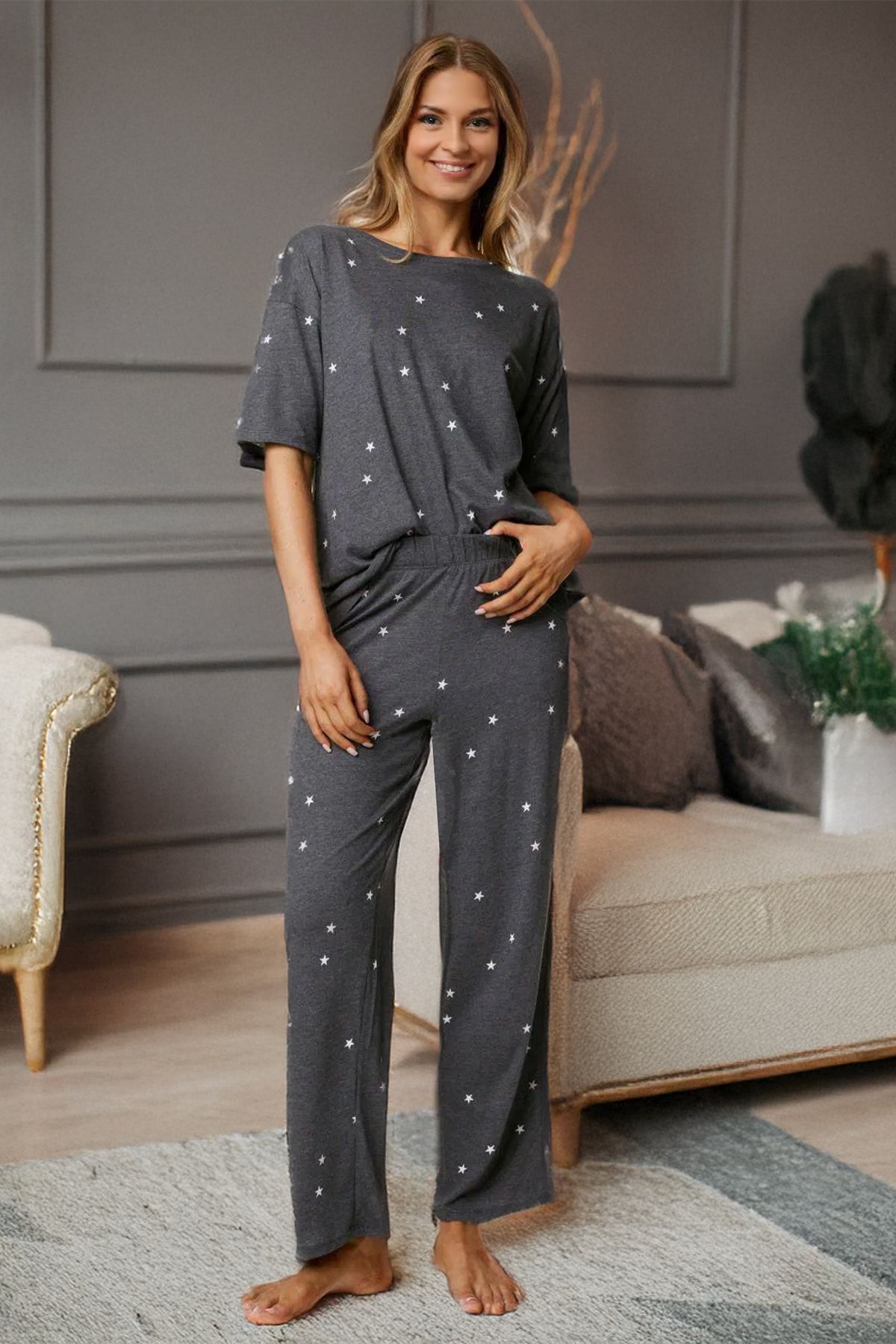 DOFİ Dofi Kadın Yıldız Desenli Antrasit Pijama Takımı – Kısa Kollu, Oversize Üst
