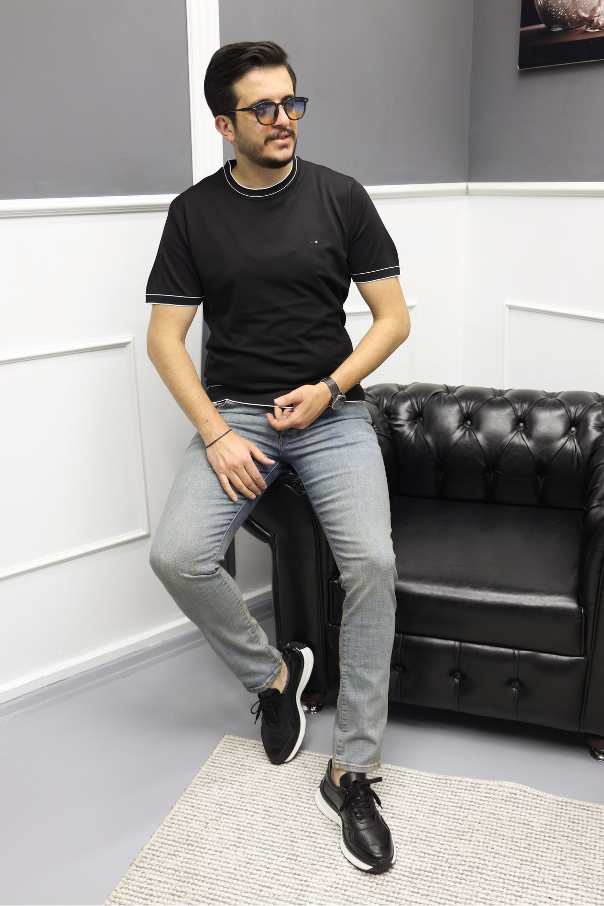 Avni Ceylan Rayon Kumaş Erkek Nakış Detaylı Design Erkek T-shirt