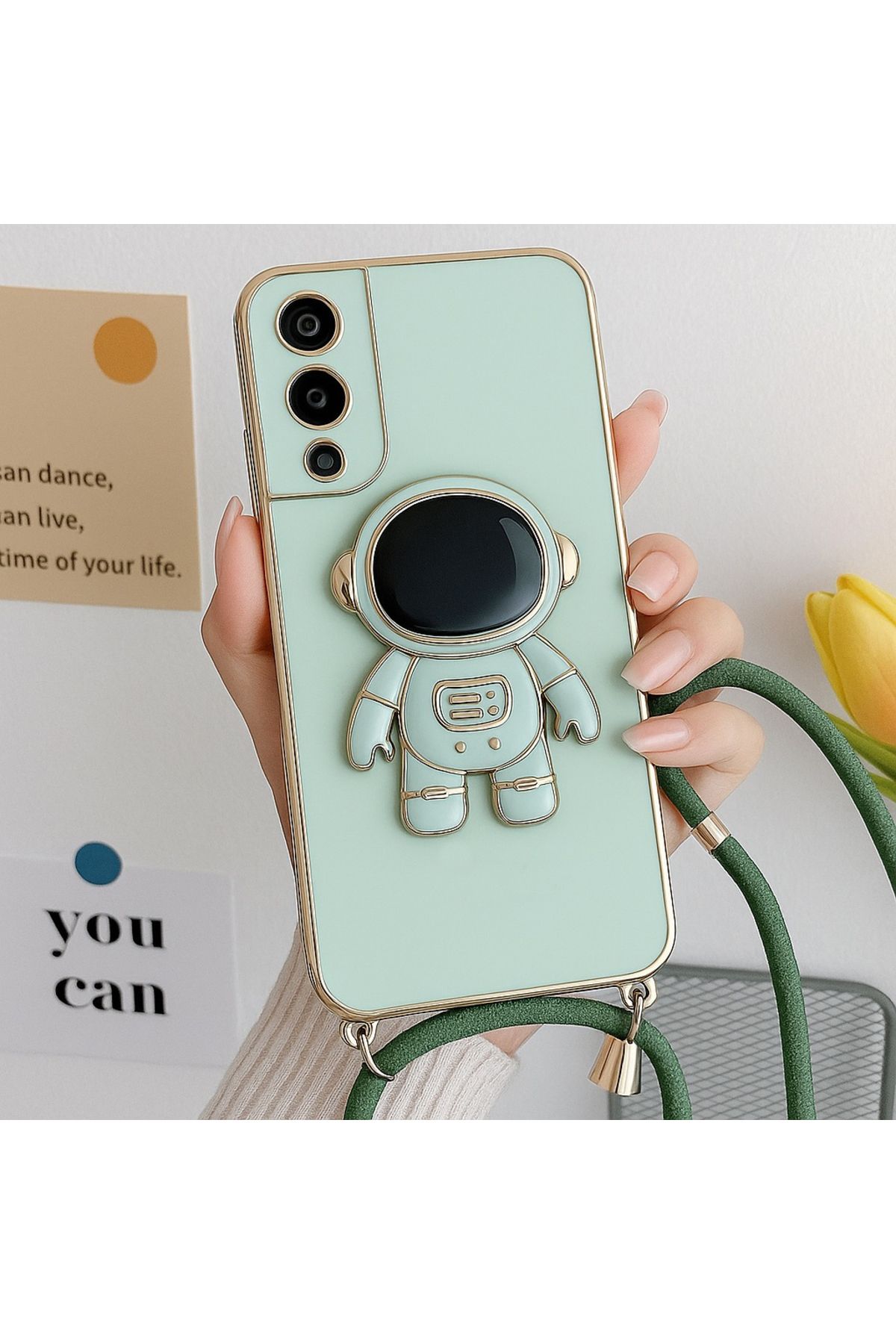 Coverzone Samsung Galaxy A16 ile Uyumlu Ipli Boyun Askılı Astronot Figürlü Kılıf Pastel Renkli Kılıf