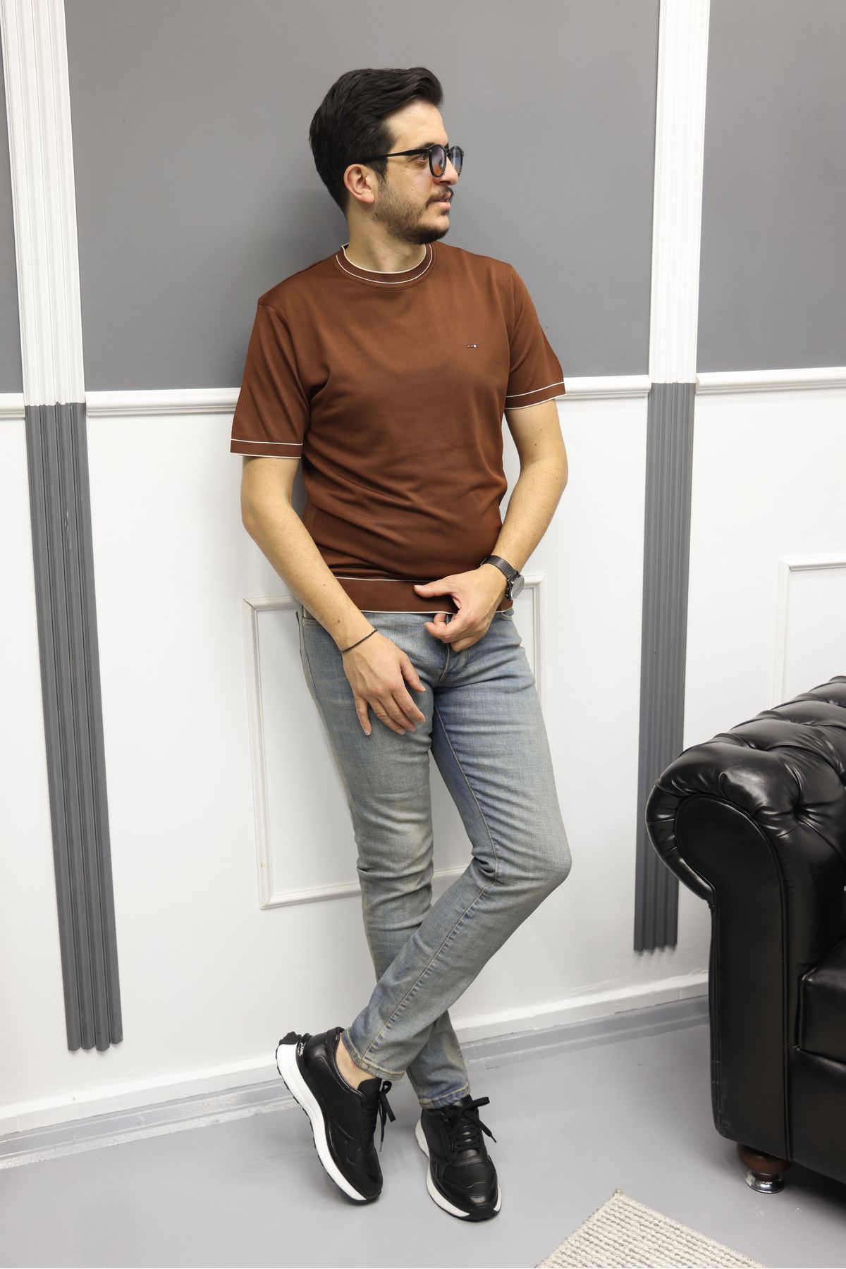 Avni Ceylan Rayon Kumaş Erkek Nakış Detaylı Design Erkek T-shirt