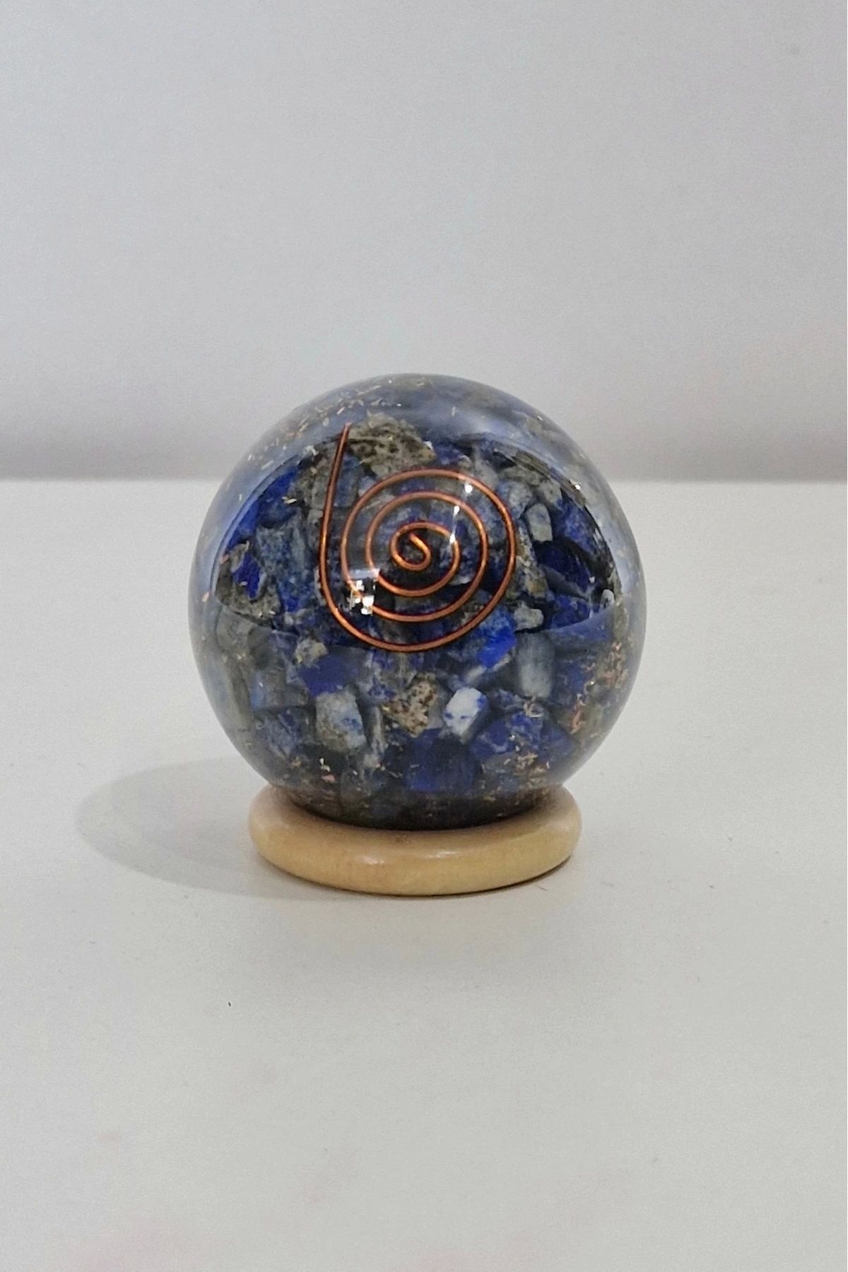 SerenityHaven Orgonit Küre Lapis Lazuli Ve Bakır Karışımlı 17OL