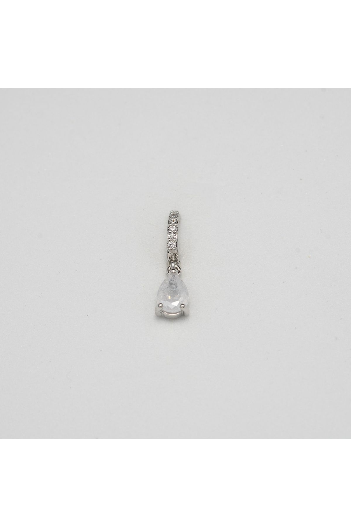 Piercing by Sever MAT TAŞLI 8 mm HALKA ÇELİK PIERCING… GÜMÜŞ/SILVER RENKLİ ve ŞEFFAF TAŞLI (TARGUS HELIX CONCH FLAT)