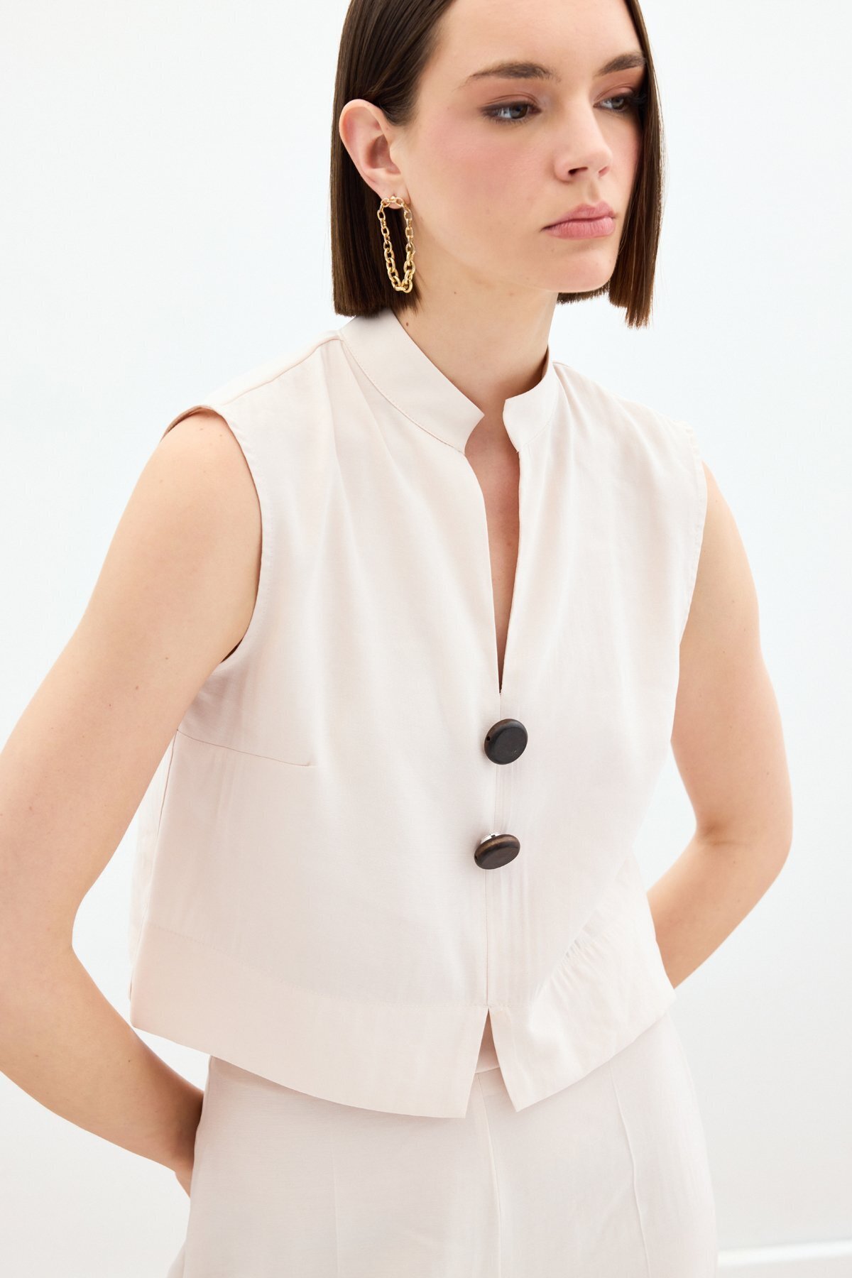 Sateen-Blouse with Ornamental Button Detail - Stone 3