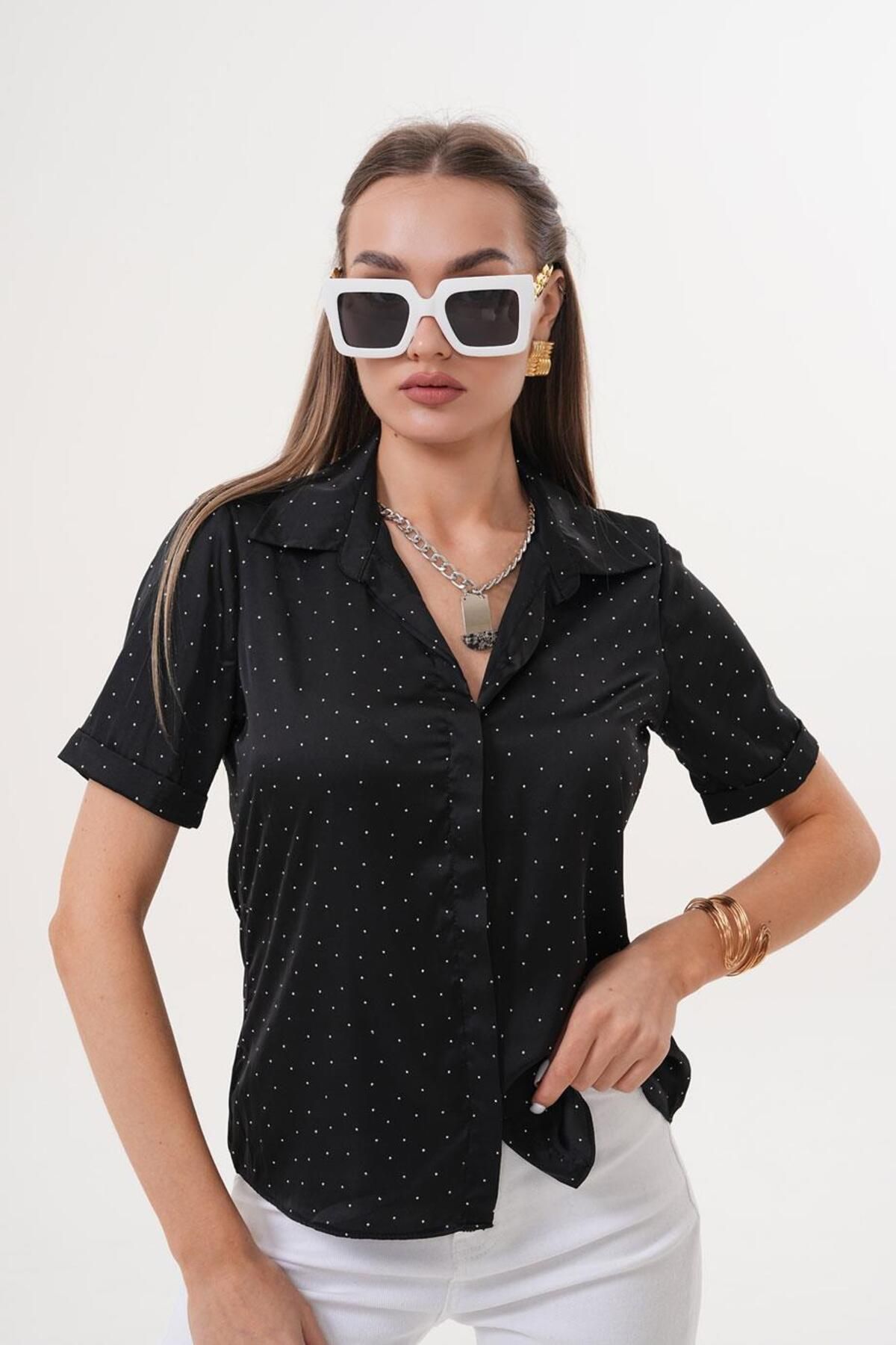 Flame İstanbul Butik Kısa Duble Kol Taşlı Saten Siyah Gömlek ESY9930