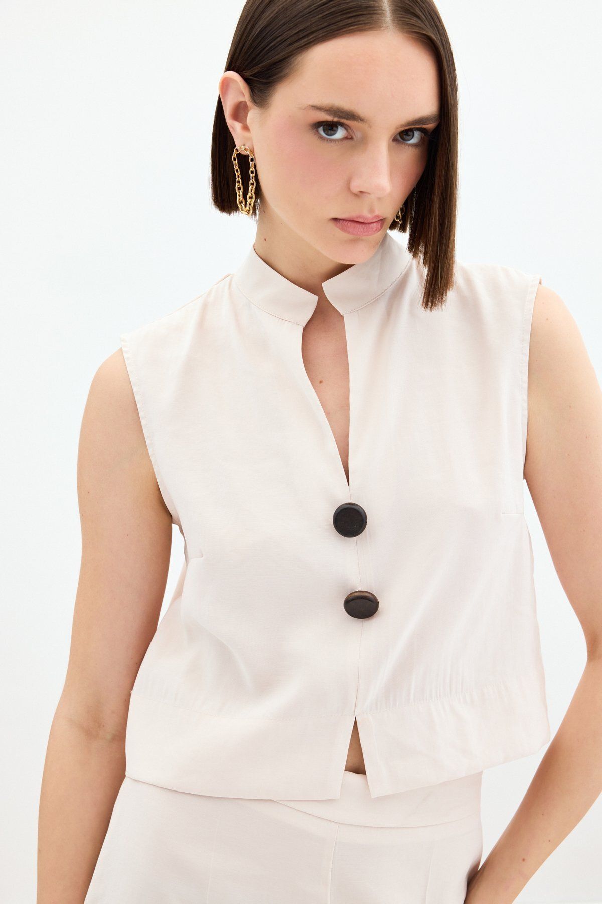 Sateen Süs Düğme Detaylı Bluz - Taş