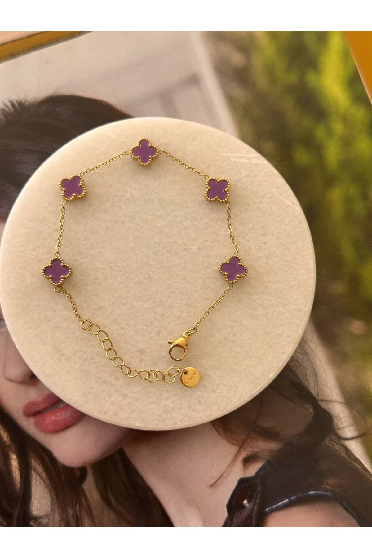 Esmeray Aksesuar Paslanmaz Çelik Gold Renk Mor Yonca Figürlü Bileklik Uzunluk 16 cm. 20 cm.