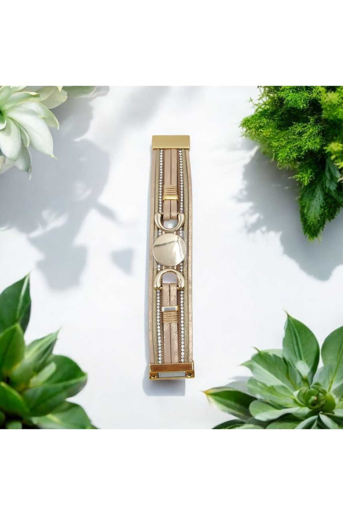 Yaseminli Butik Tasarım Deri Üzerine Taş ve Gold Detaylı Mıknatıslı Bileklik