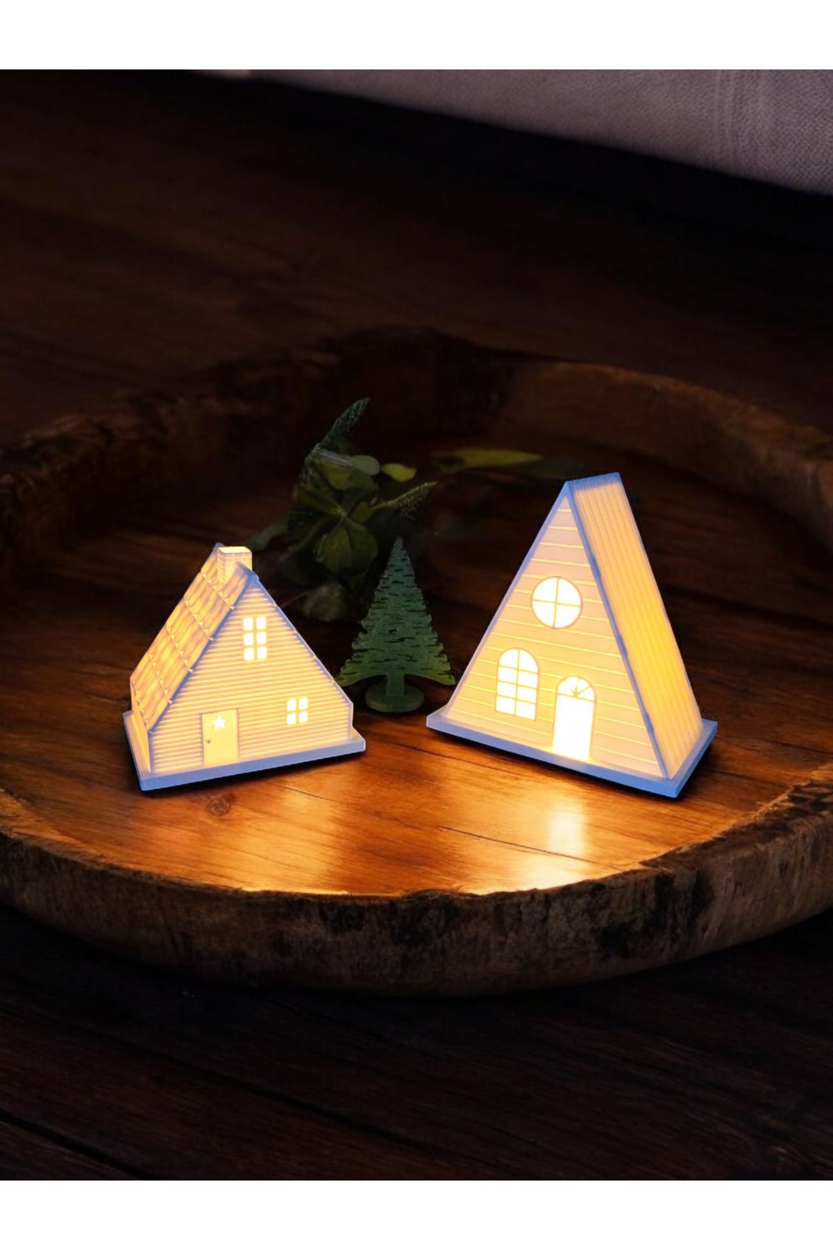 SerenityHaven Noel Kış Evleri Seti – 2li Kış Evleri + Çam Ağacı Hediyeli Dekoratif Yılbaşı Süsleri Tealight Mumlu