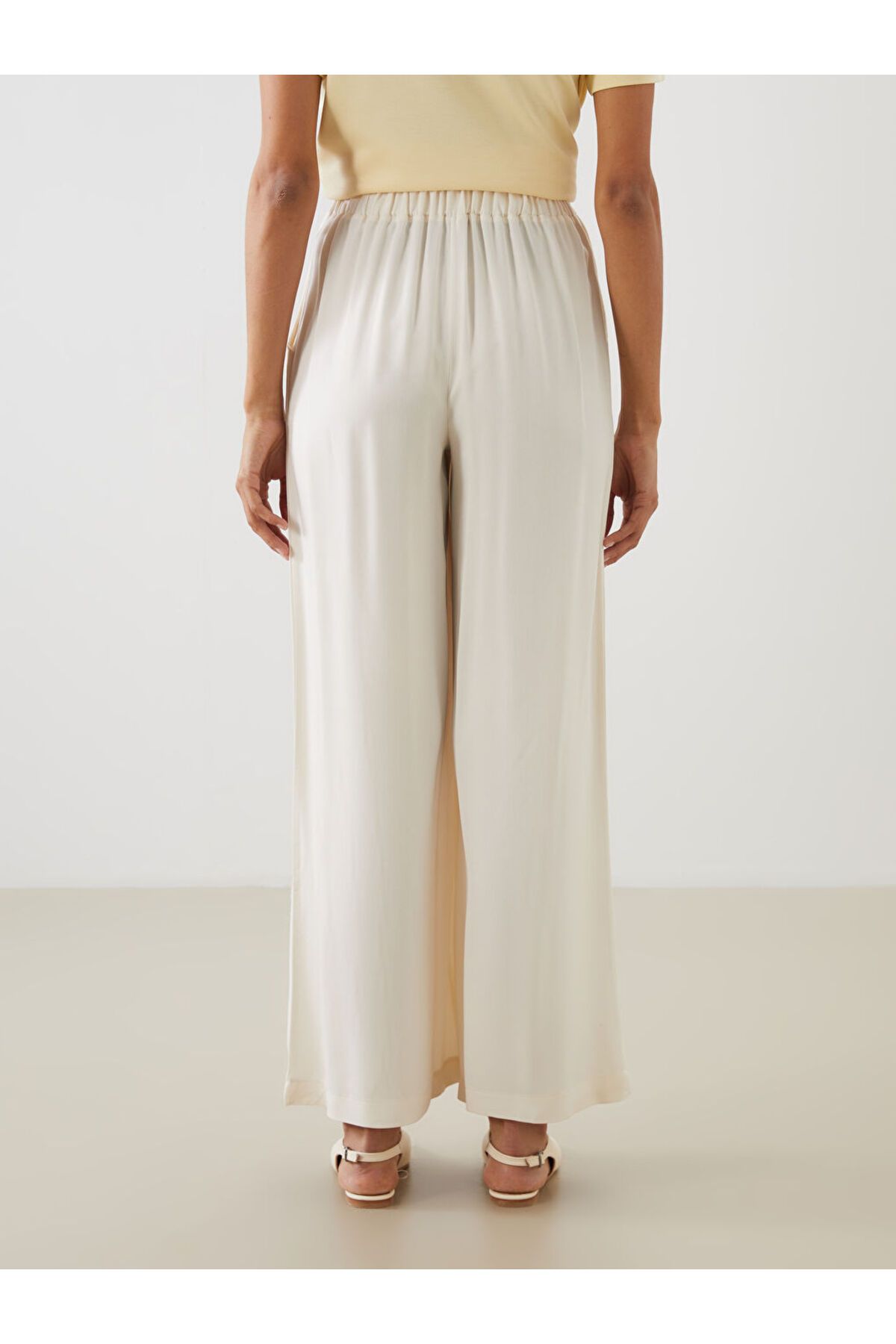 LC Waikiki-Pantaloni de damă cu talie elastică ecru cu picioare largi 4