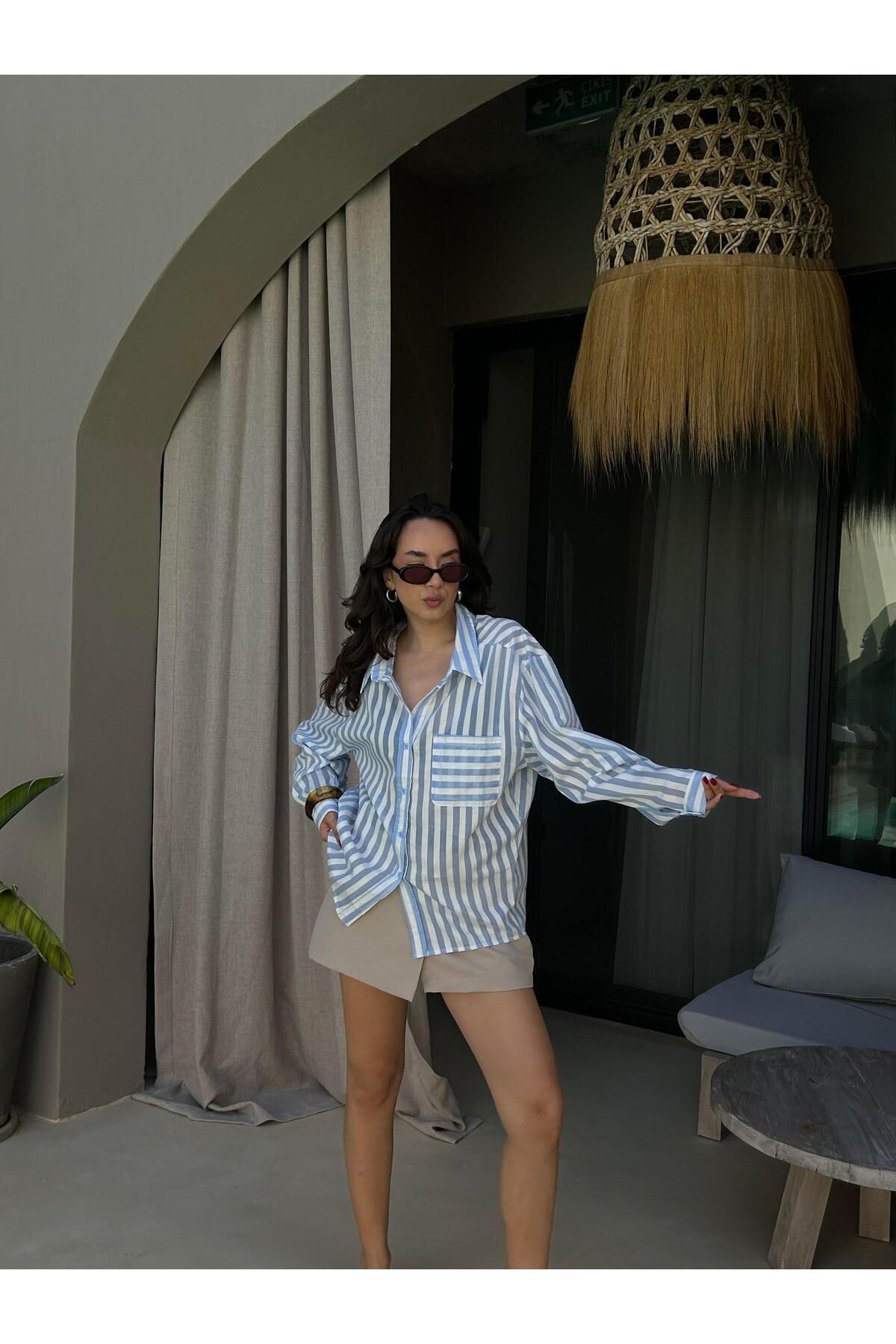 minaaise Kadın Mavi Modal Kumaş Çizgili Oversize Transparan Gömlek 29236