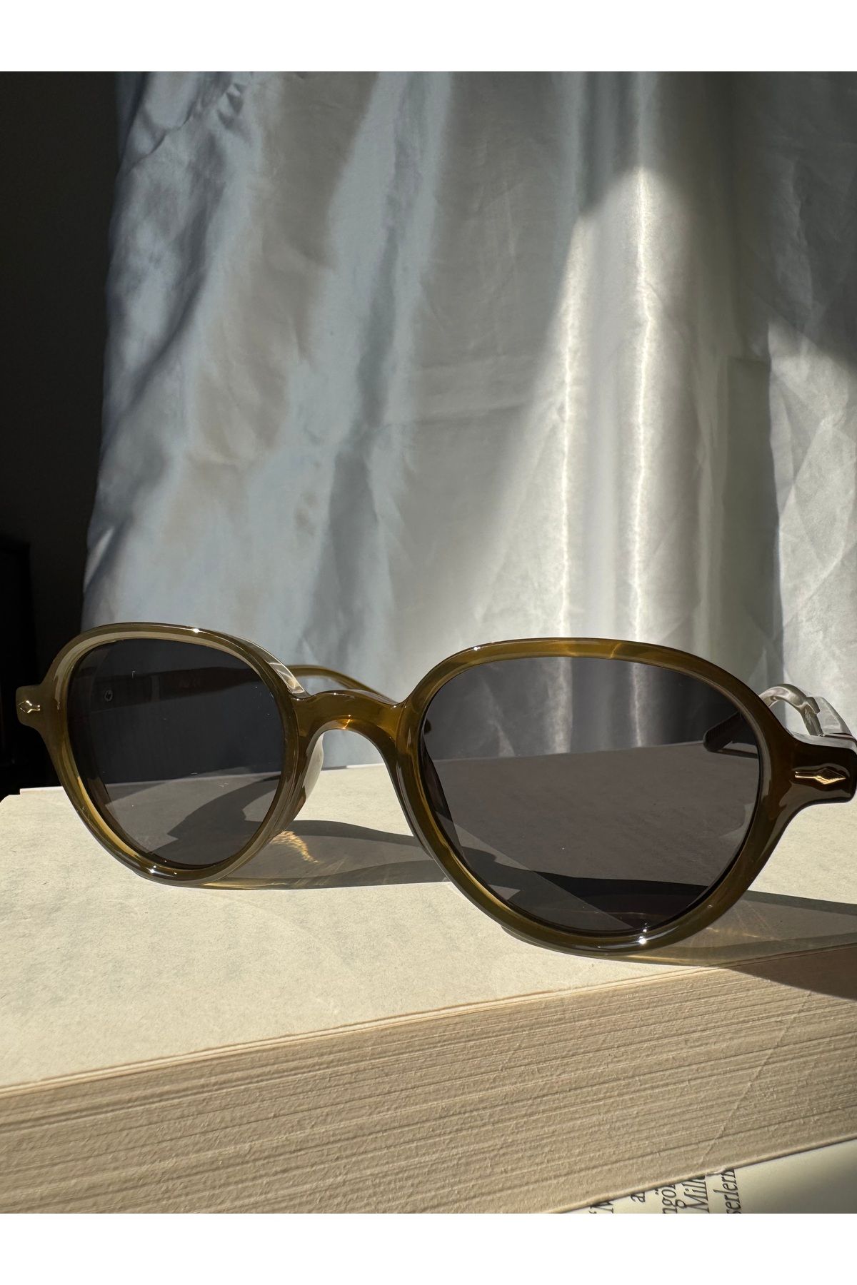Petra Jeweils Classic haki vintage güneş gözlüğü