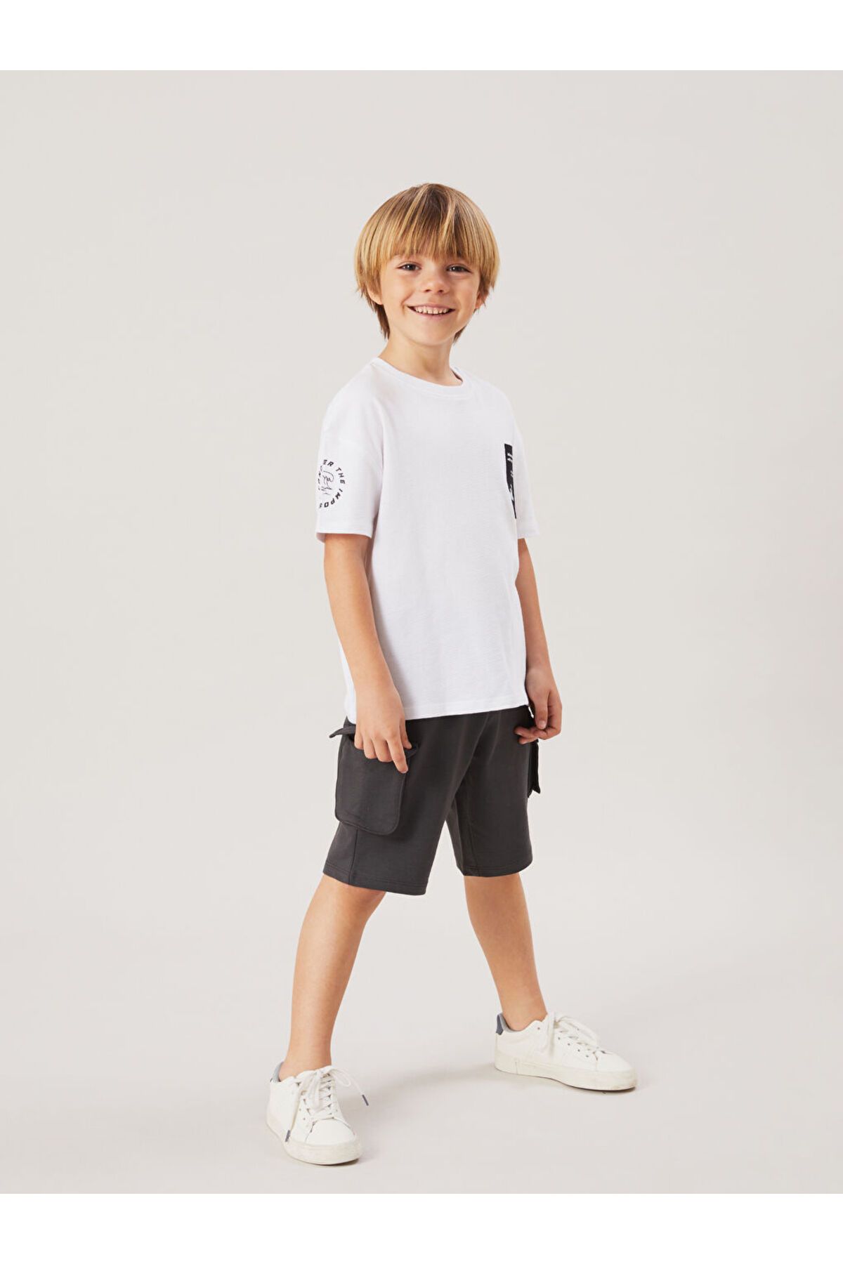 LC Waikiki-Lcw Boy's 2-Thread Shorts with Elastic Waist and Pockets 1