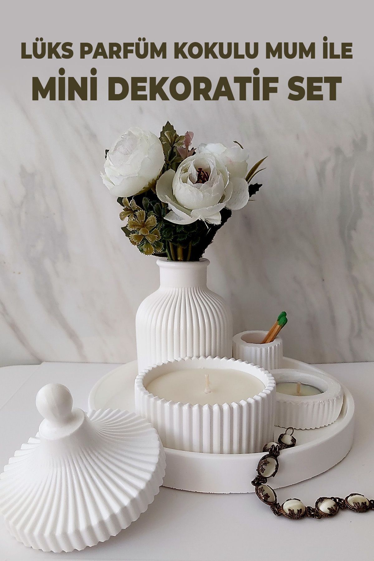 SerenityHaven Minimal beyaz dekoratif set. Özel tasarım kokulu doğal soya mumlu set