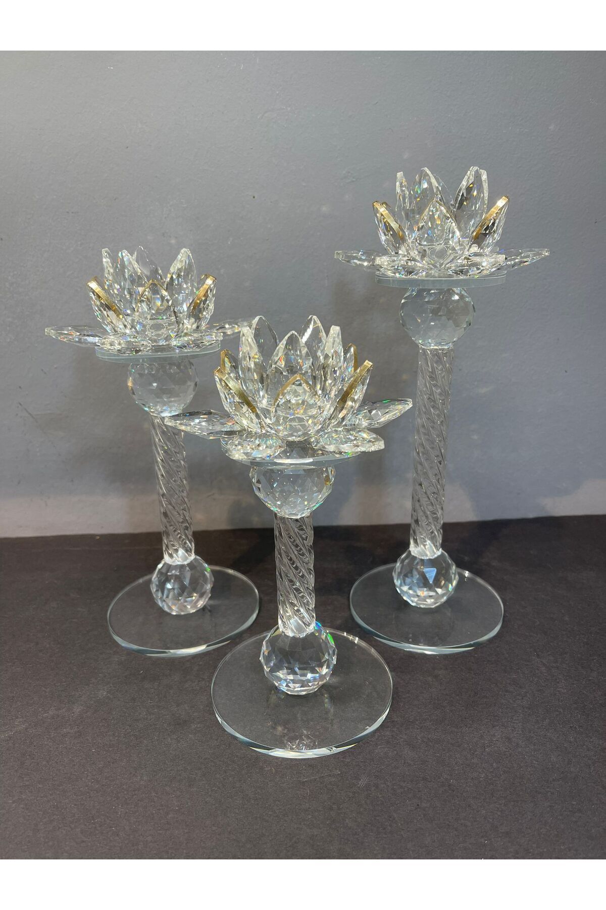 SerenityHaven Dekoratif Kristal Cam Lotus Üçlü Mumluk Gold