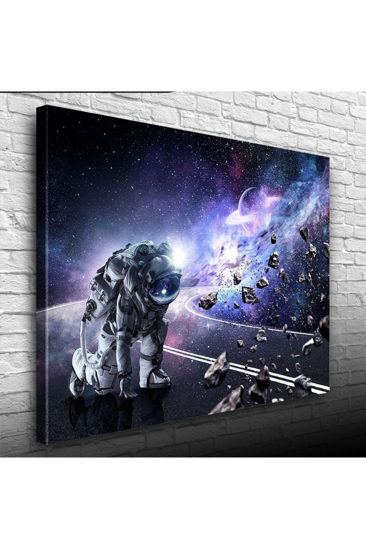 Kanonik Education Uzayda Astronot ve Meteor Yağmuru Kanvas Tablo 50 x 70