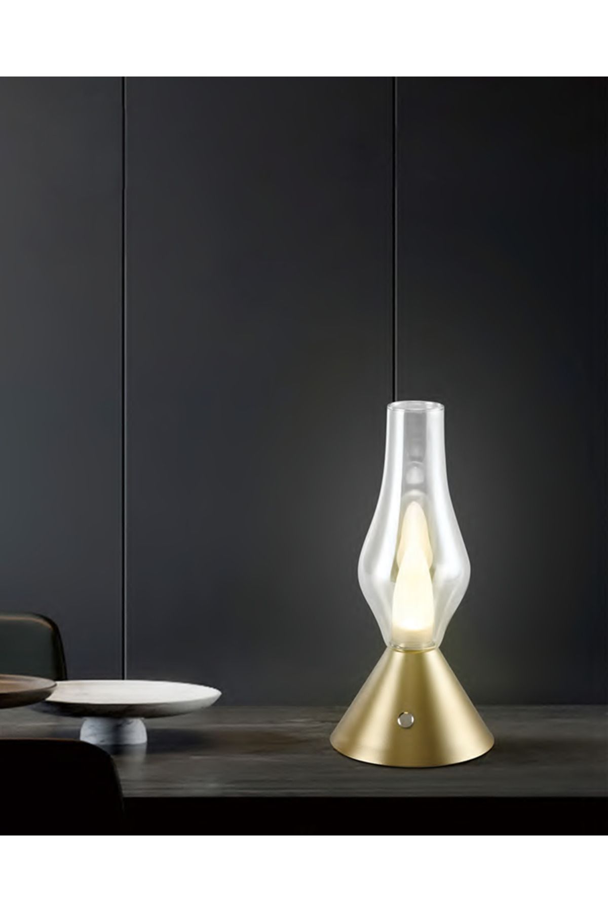 Home Zarif Alev Formlu LED Masa Lambası – Dokunmatik ve Şarj Edilebilir - Altın Metal & Cam Tasarım