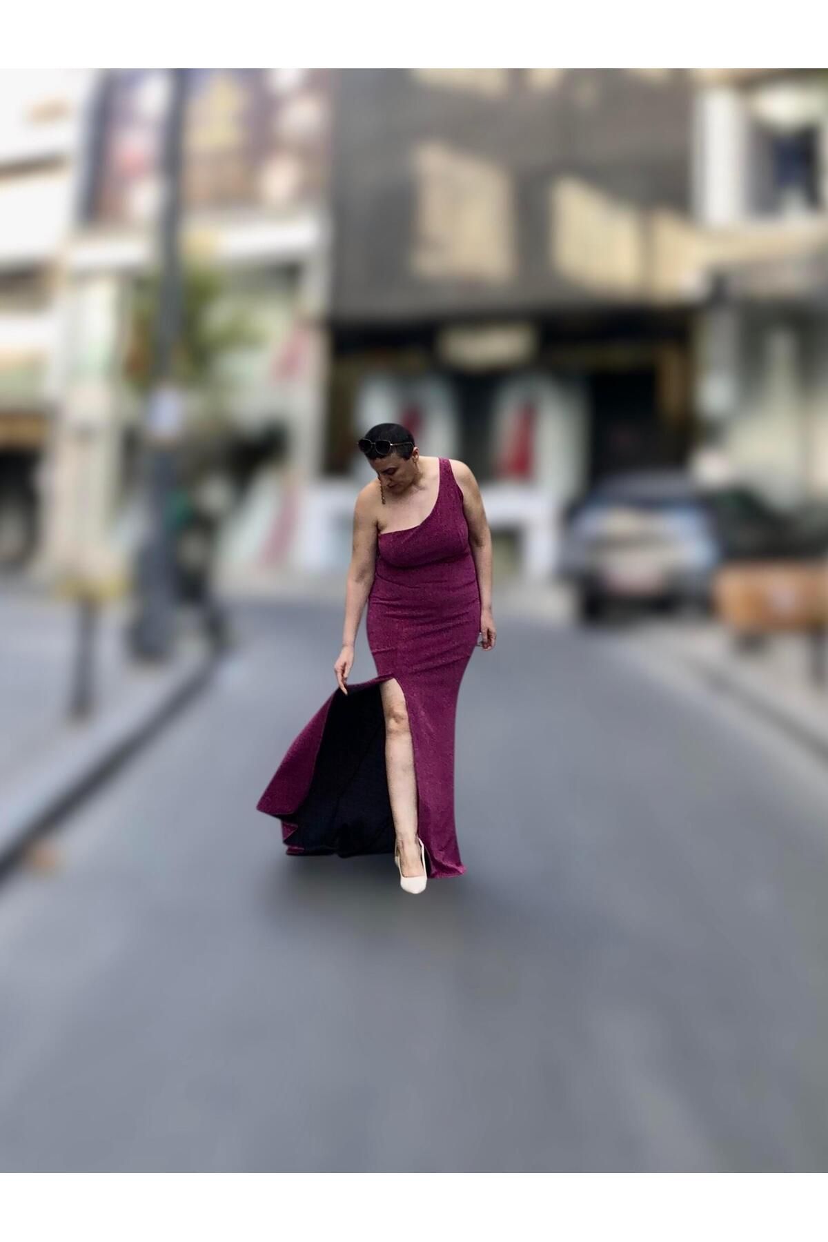 wisteriA SİM GÖRÜNÜMLÜ TEK OMUZ ÖNDEN YIRTMAÇLI ABİYE