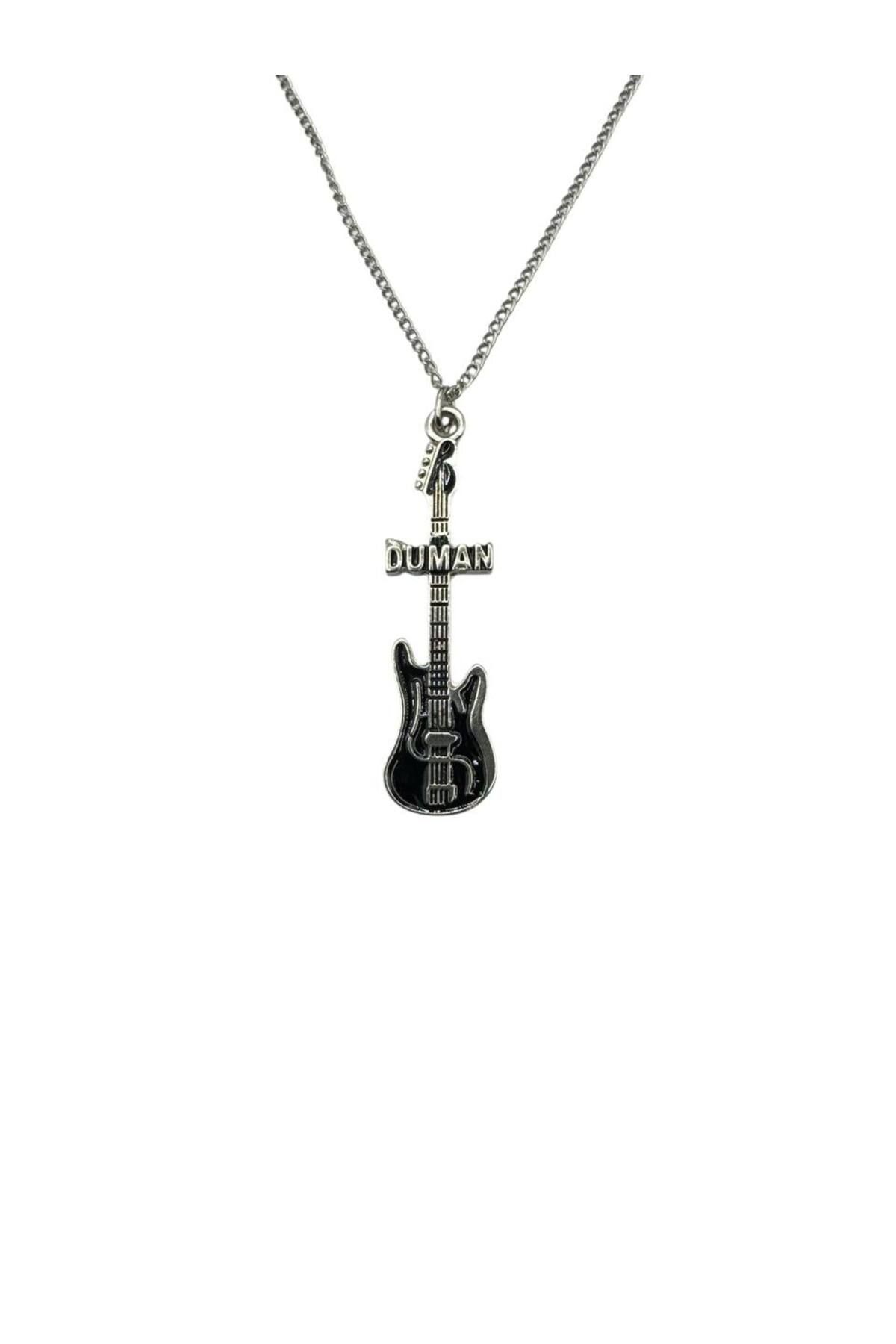Herşey Nota Duman Grubu Esinli Gitar Figürlü Unisex Kolye – 60 cm Zincirli Rock Tarz Takı Ürün Açıklaması:
