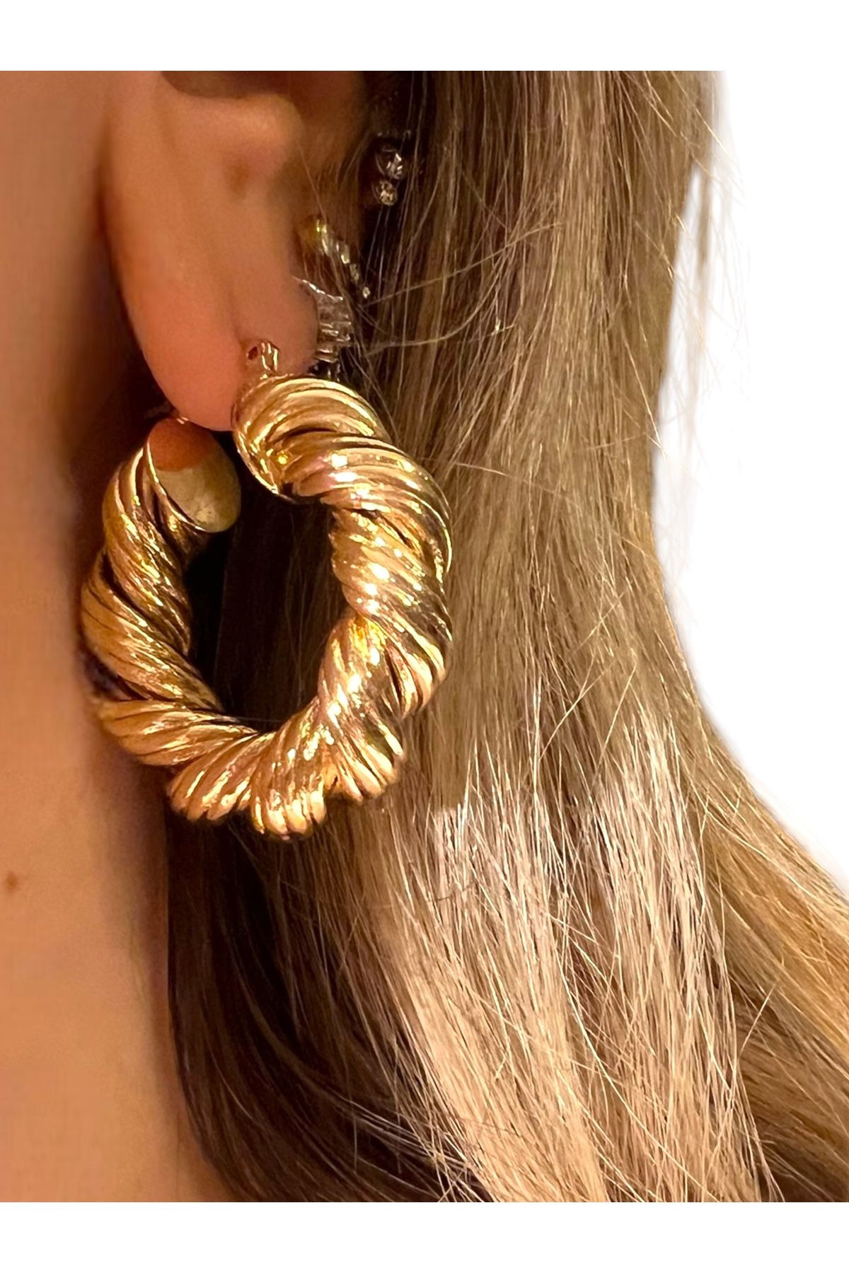 Bo Takı ve Aksesuar Gold Renk Burgu Model Halka Küpe