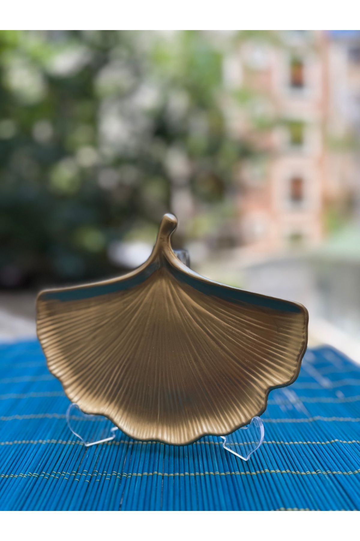 Lydia Accessory Altın Renk Yelpaze Yaprak Formunda Dekoratif Tepsi – Modern Masa Üstü Süsleme ve Sunum Takı Tabağı