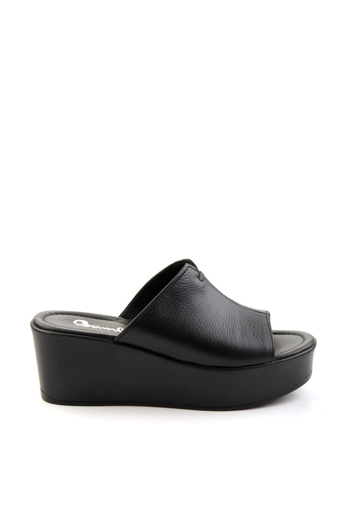 Bambi Siyah Leather Kadın Terlik K04040012403