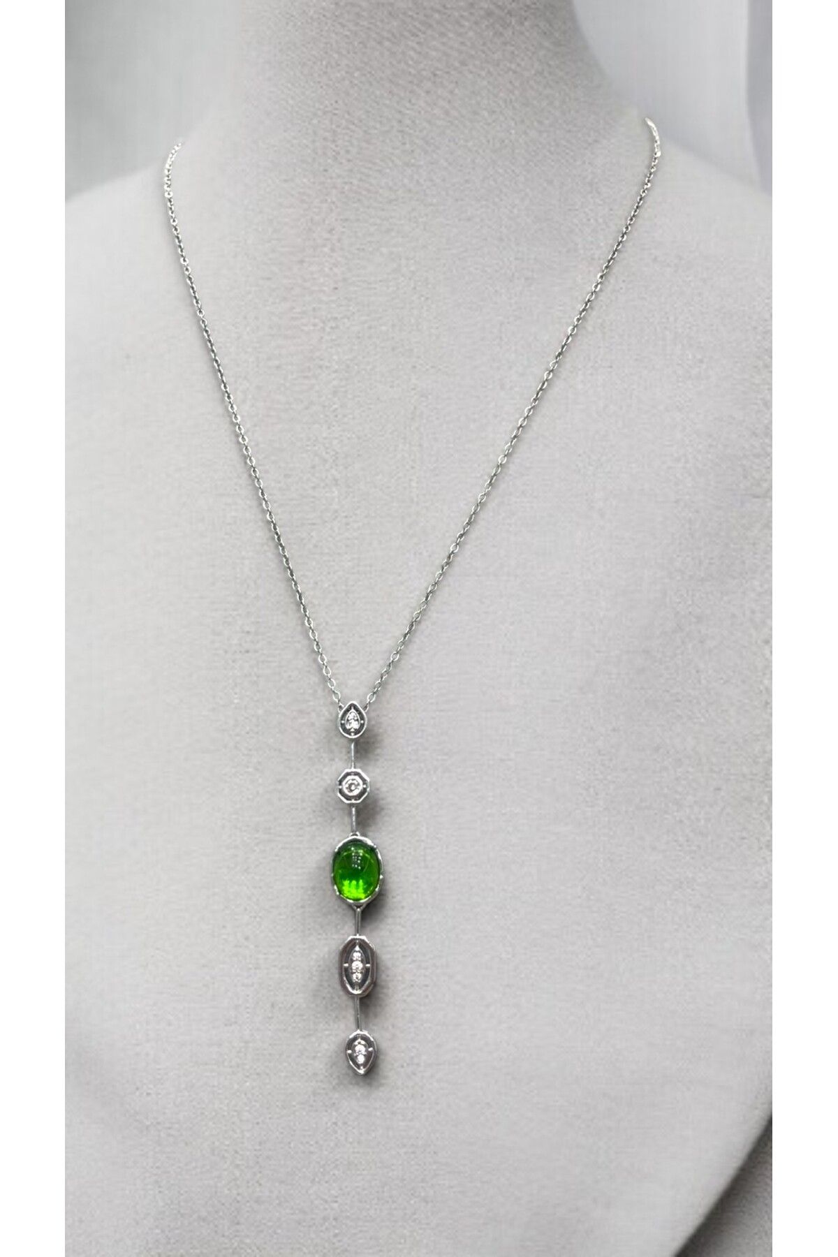Bluw Jewelry Yeşil Taş Detaylı Y Kolye