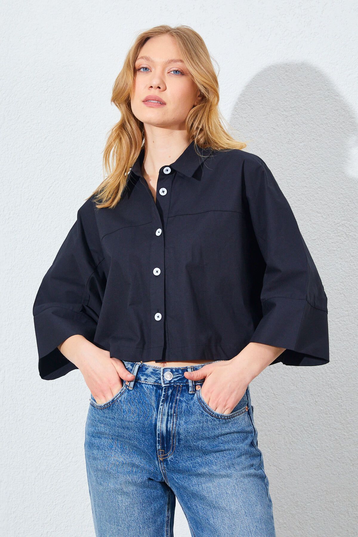 Manche Düşük Kol Çimalı Crop Poplin Gömlek - Siyah | MKS161451-01
