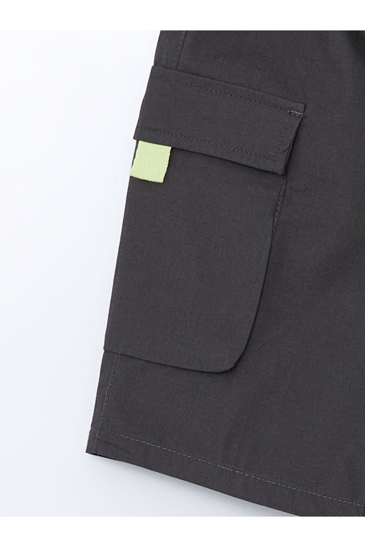 LC Waikiki-Lcw Boys' Shorts with Elastic Waist and Pockets 3