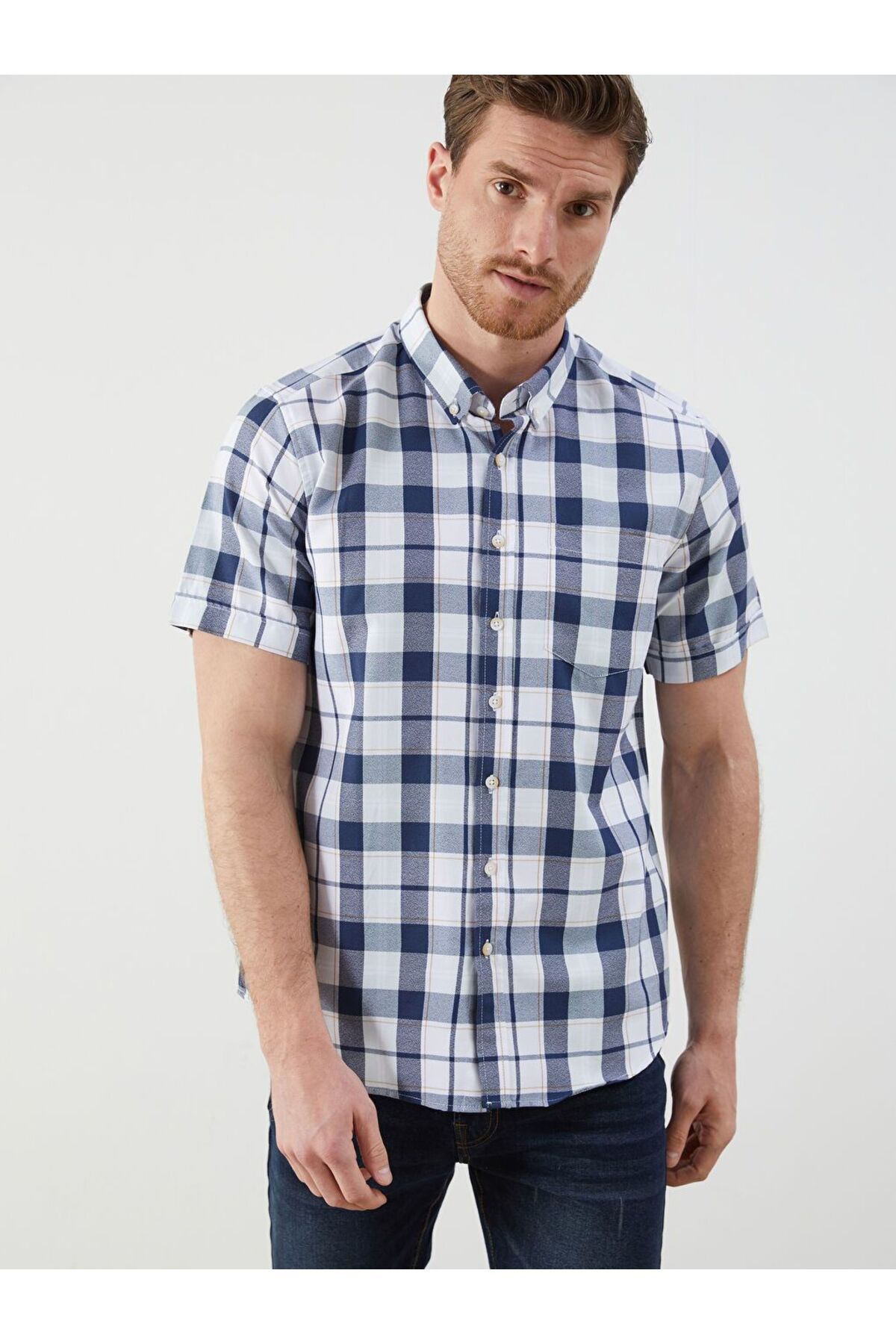 LC Waikiki LCWAIKIKI Classic Regular Fit Kısa Kollu Ekose Erkek Gömlek