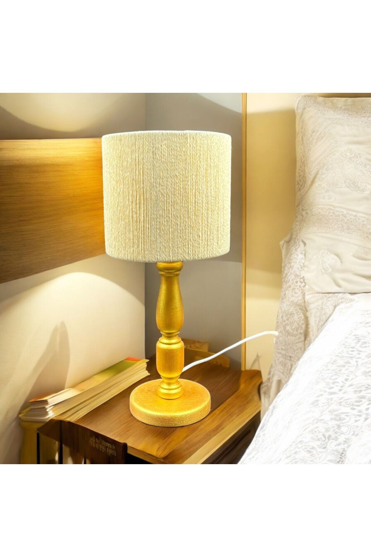SerenityHaven KREM RENK, GOLD AHŞAP MALZEMELİ MODERN HASIR ÖRGÜLÜ ABAJUR