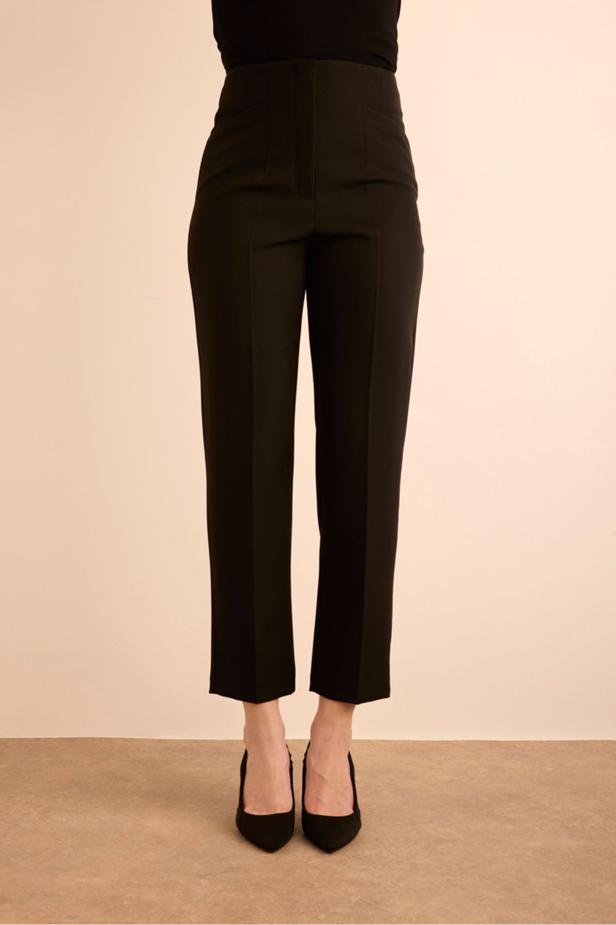 Aker-Woven Trousers with Front Pocket Detail 3
