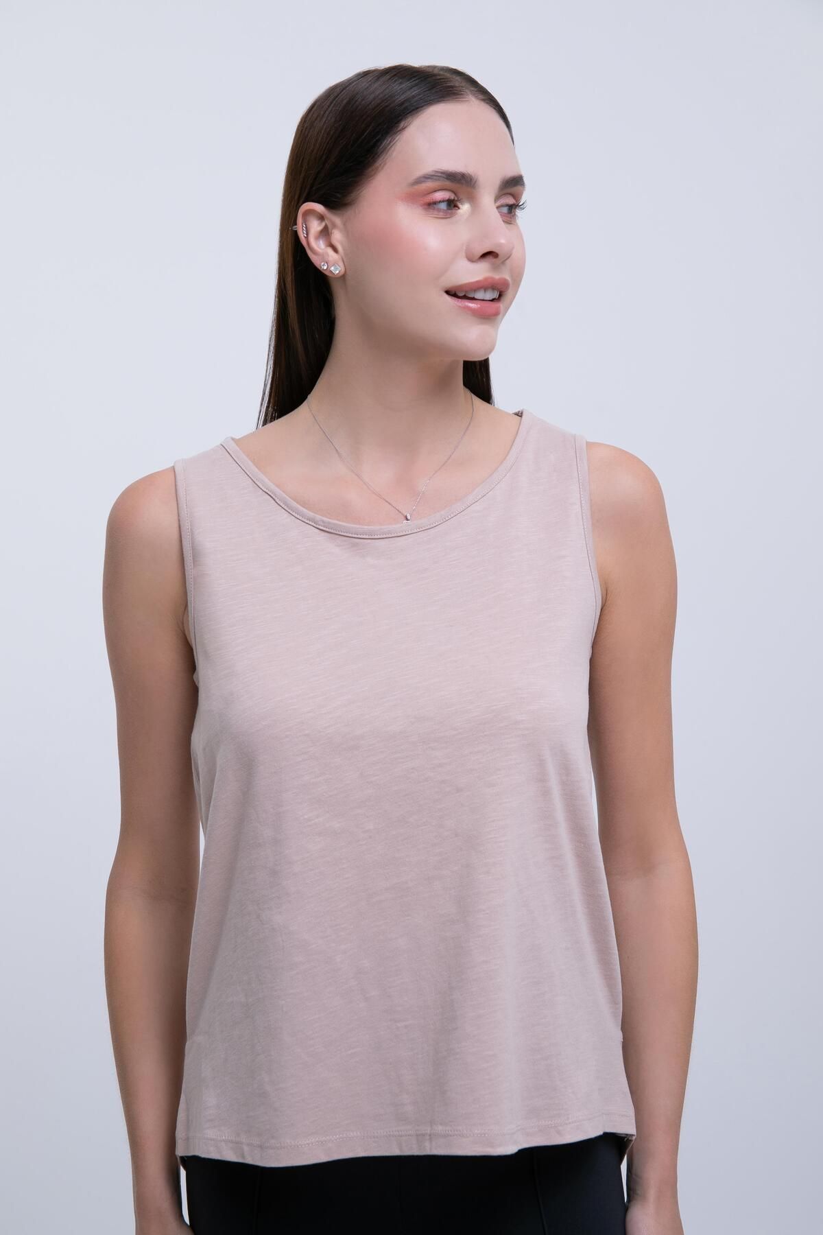 AFLOOW Kadın Taş Sırt Detaylı T-shirt- Rahat Kalıp, Şık Tasarım