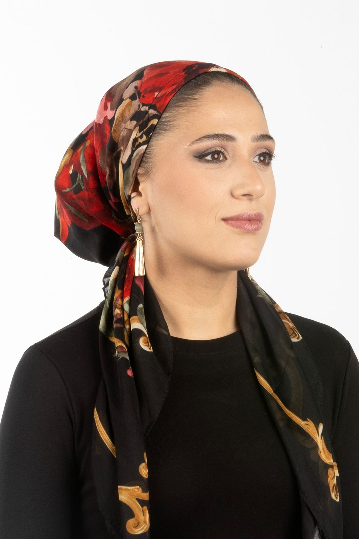 safura Yeni Özel Tasarım Bone Eşarp - Çiçek Desenli, Ayarlanabilir Ense Lastik, Kaymaz Kadife Şerit