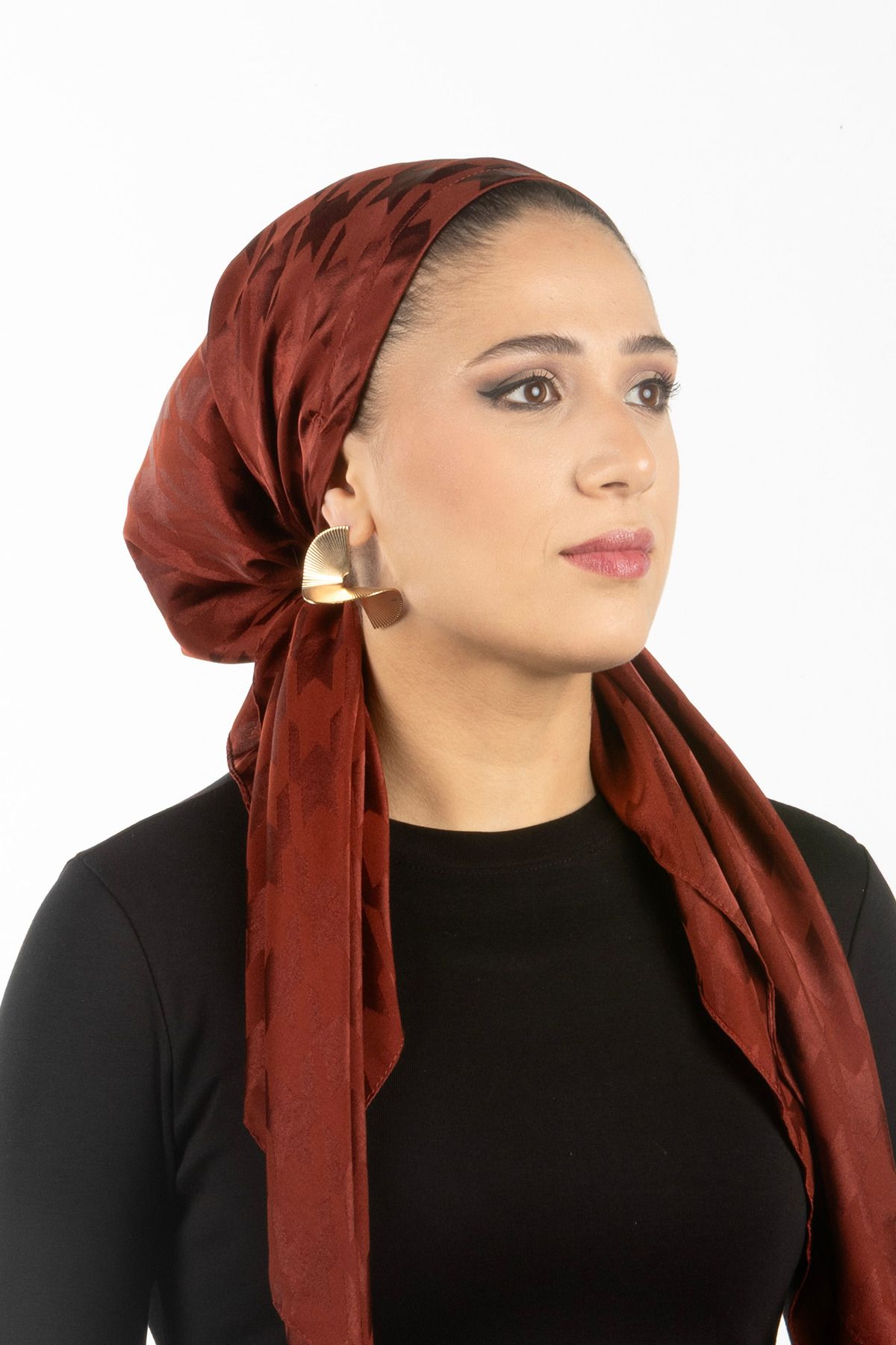 safura Yeni Özel Tasarım Bone Eşarp - Kızıl Kahve Jakarlı, Ayarlanabilir Ense Lastik, Kaymaz Kadife Şerit