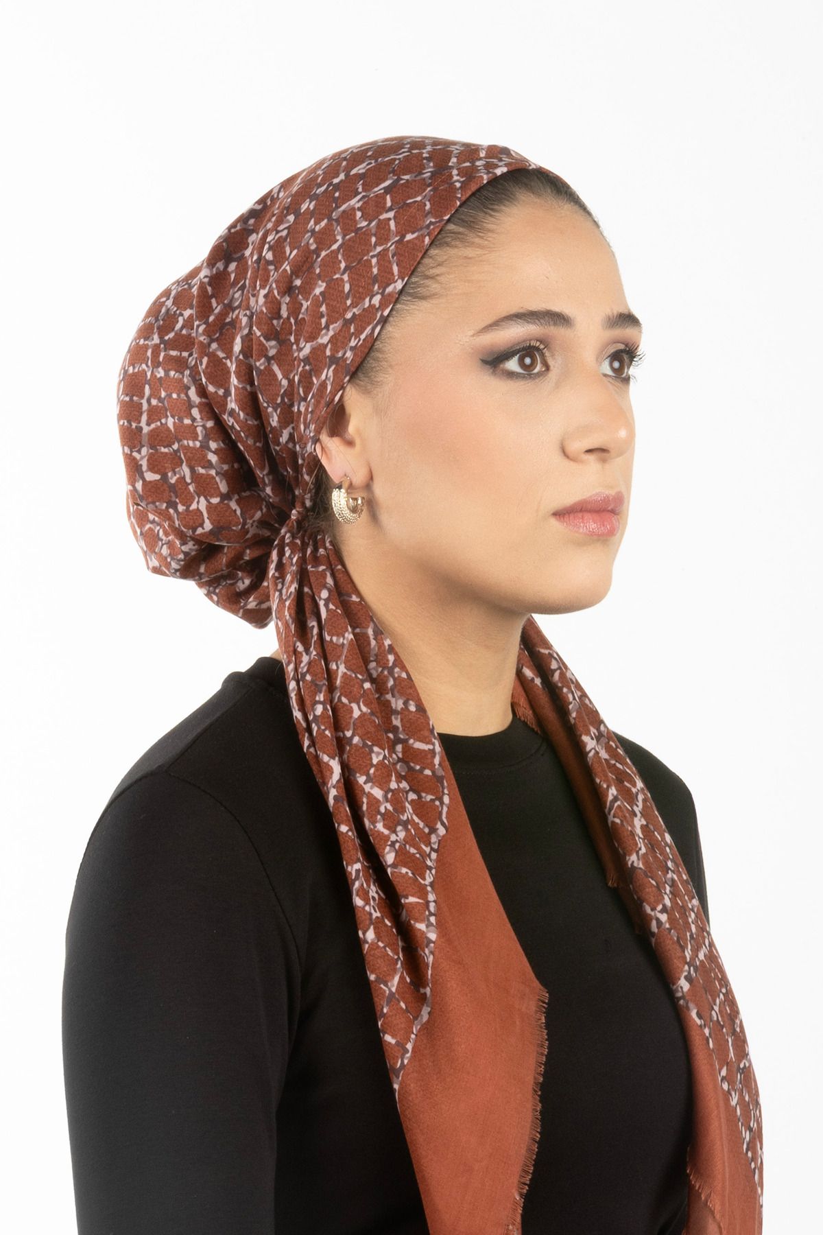 safura Yeni Özel Tasarım Bone Eşarp - Desenli, Ayarlanabilir Ense Lastik, Kaymaz Kadife Şerit