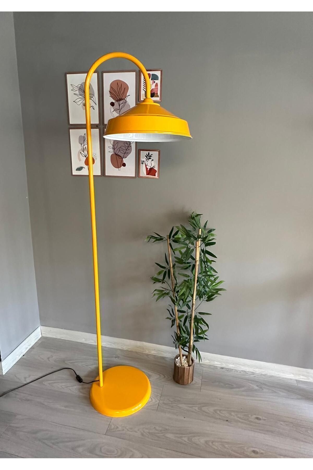 SerenityHaven Sarı Lambader Modern Dekoratif Metal Oturma Odası Çalışma Odası Zemin Lambası