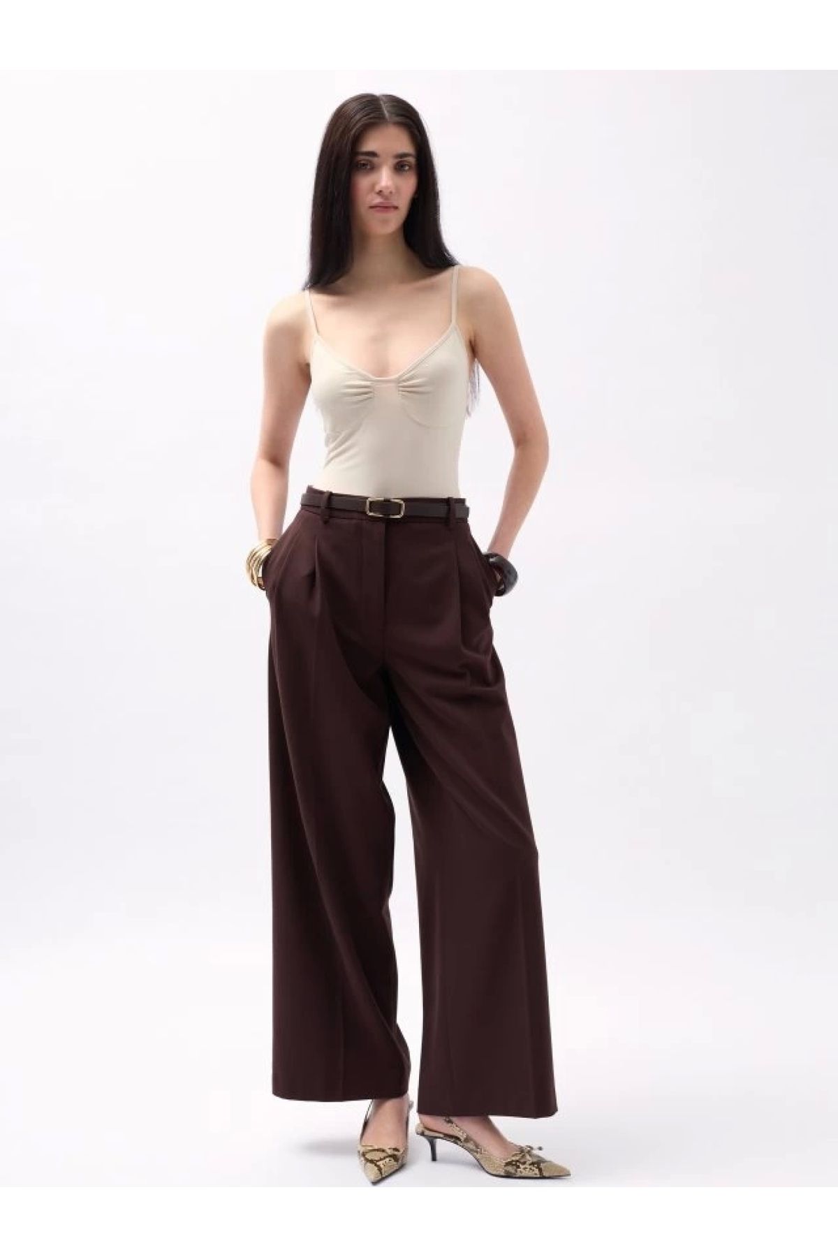 POLEXP Büzgülü Askılı Bodysuit - Modanın Yeni Trendi!