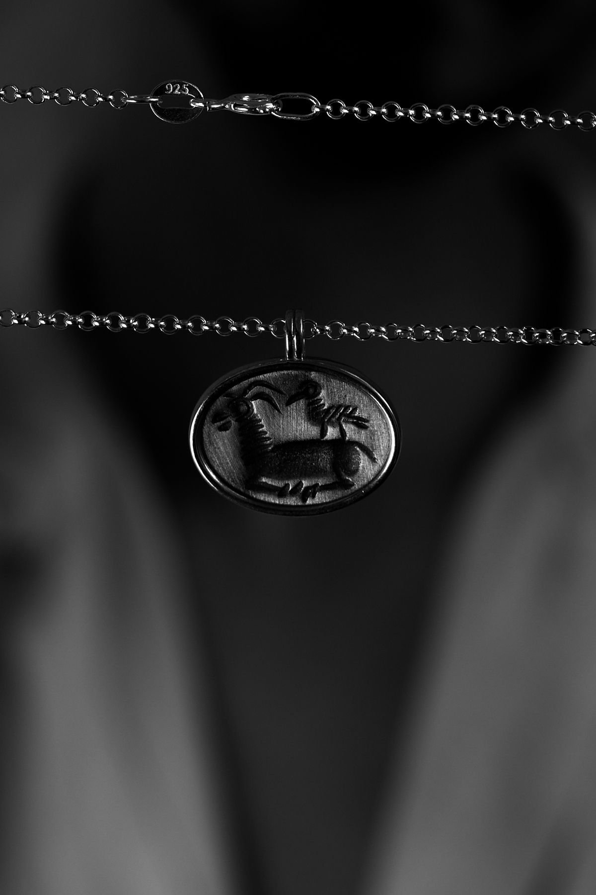 Ricco Jewellery 925 Ayar Gümüş Geyik Fosil Dodge Zincir Kolye