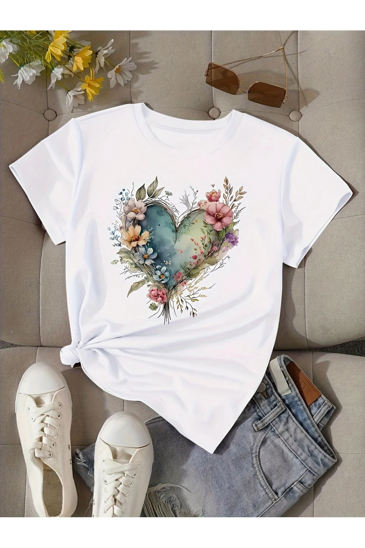 aynewmoda Kadın Kısa Kollu Yuvarlak Yaka Tişört - Açık Pembe Çiçekli Kalp Desenli,