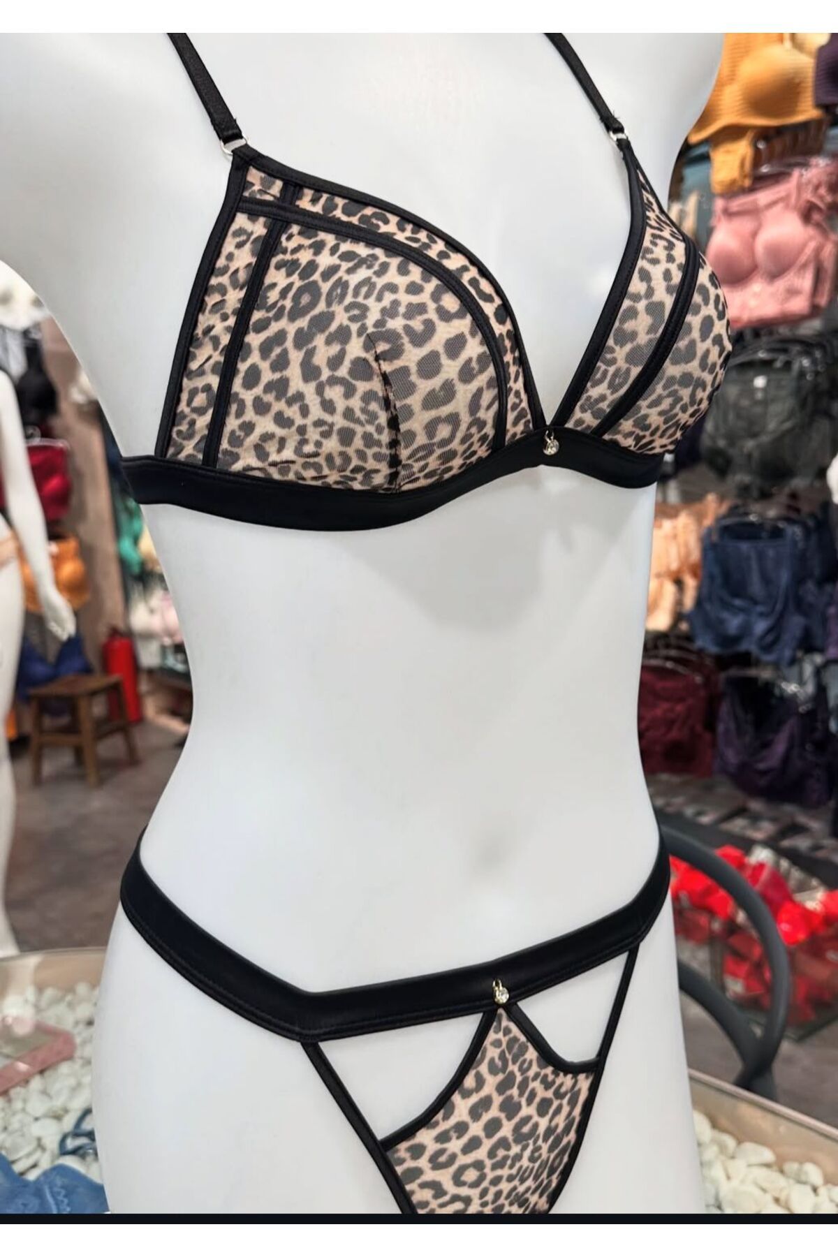 Gamze Day's Lingerie Gold Parlak Leopar Taş Detaylı Kapsız İç Çamaşırı Takım