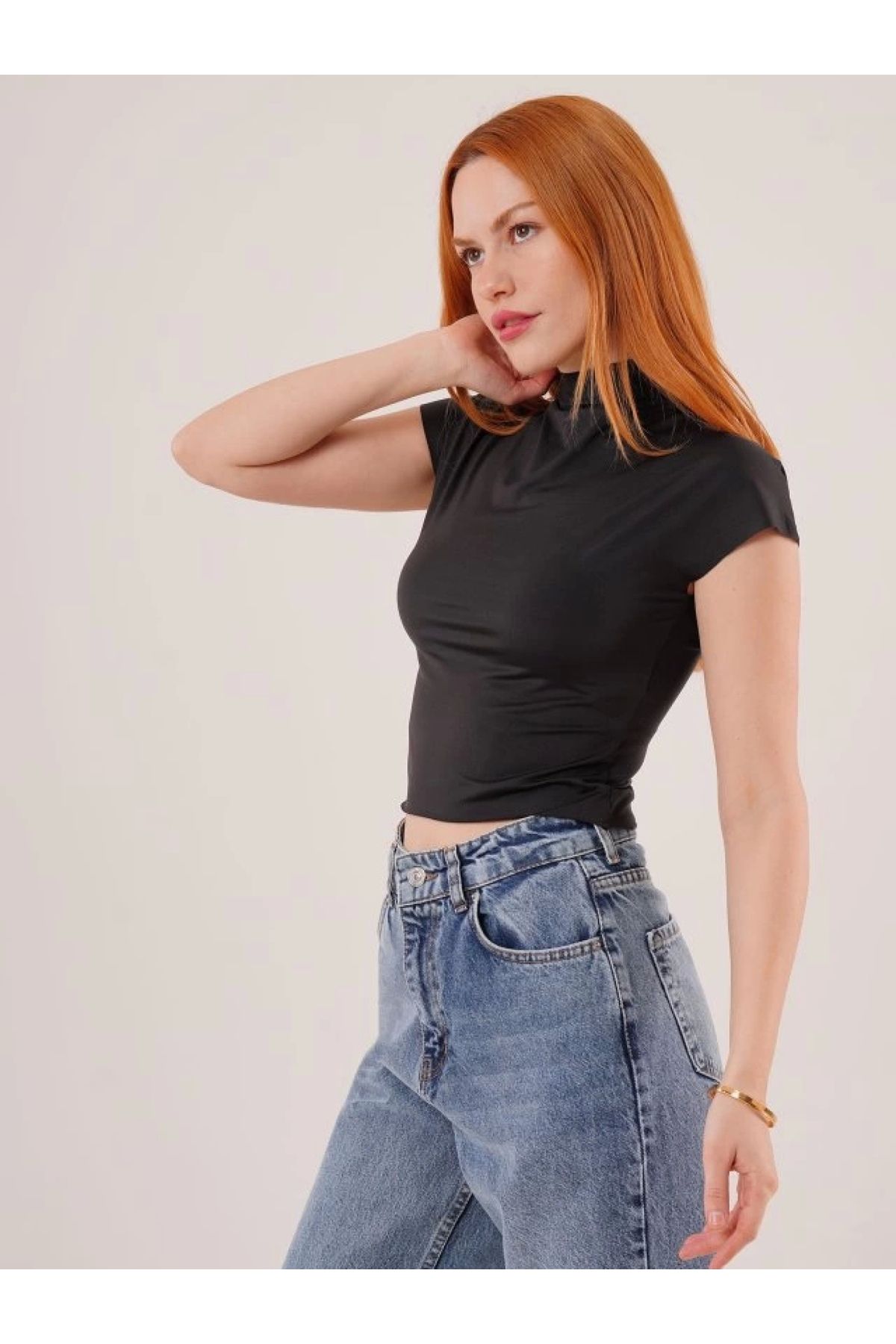 POLEXP Parlak Siyah Boğazlı Crop Üstü