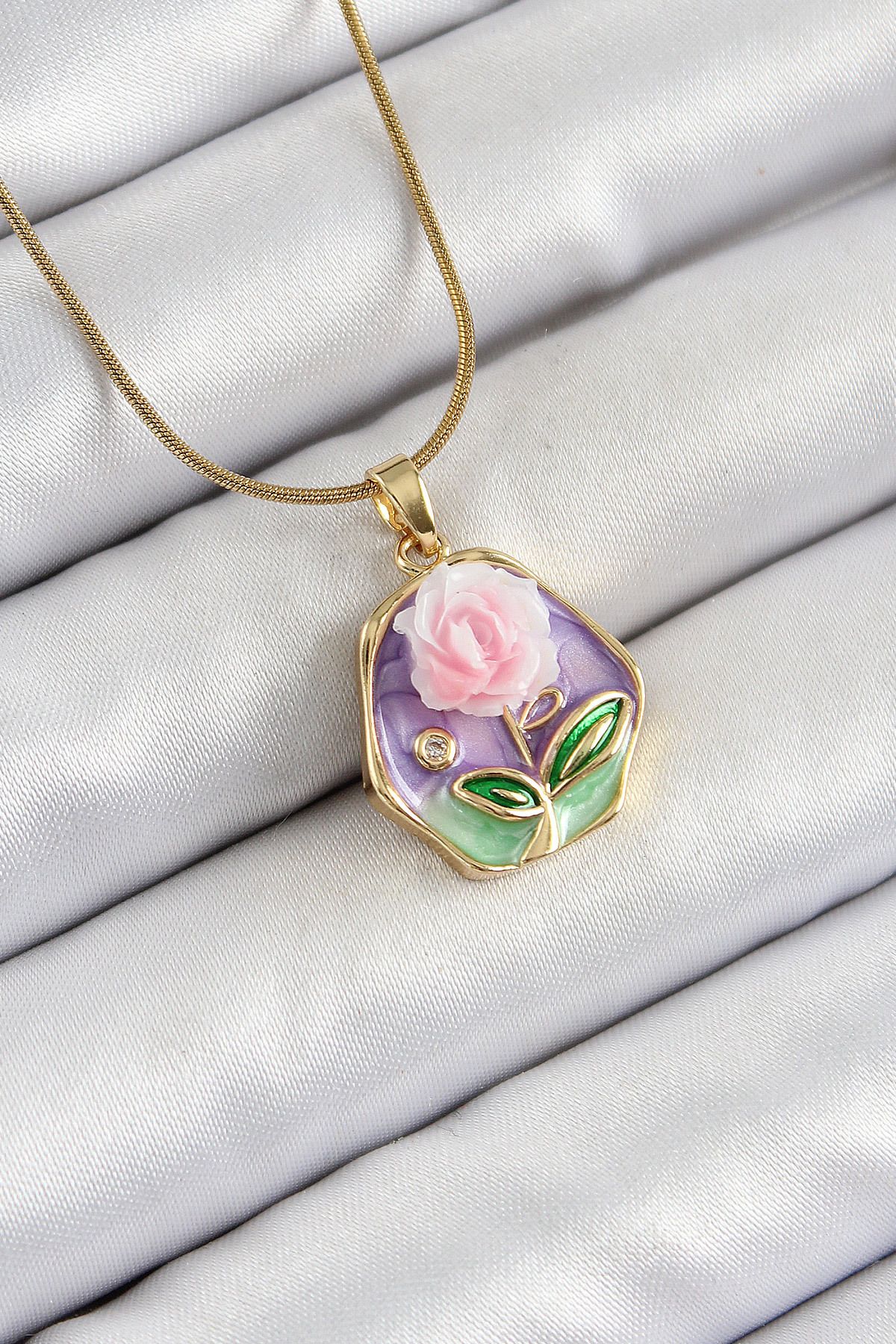 callerrons accessories Zincir Zirkon Taşlı Pembe Ve Mor Sanatsal Portre Gül Figürlü Beşgen Model Gold Renk Kadın Kolye - EB