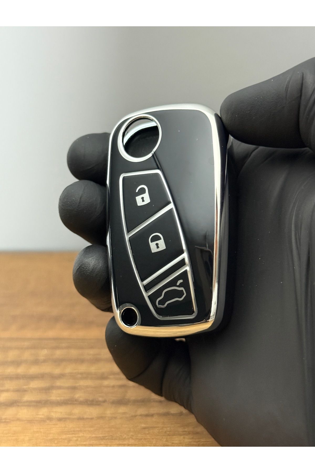 Mavi Keys Fiat Fiorino, Linea Uyumlu Sustalı 3 Düğmeli Silikon Anahtar Kumanda Koruma Nano Kılıf – Siyah Gümüş