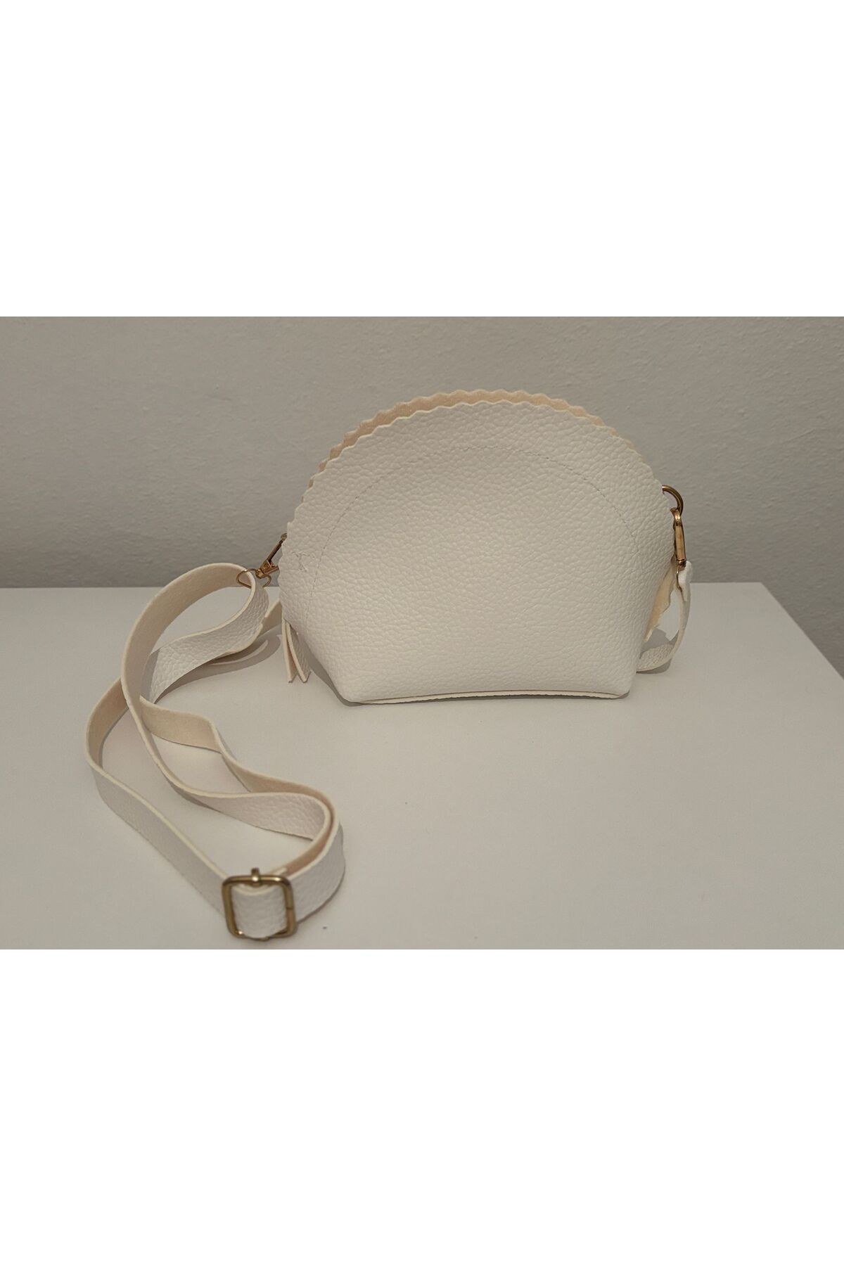 BEMİRA BAGS KADIN OMUZ ÇANTASI FERMUARLIMİDYE MODEL