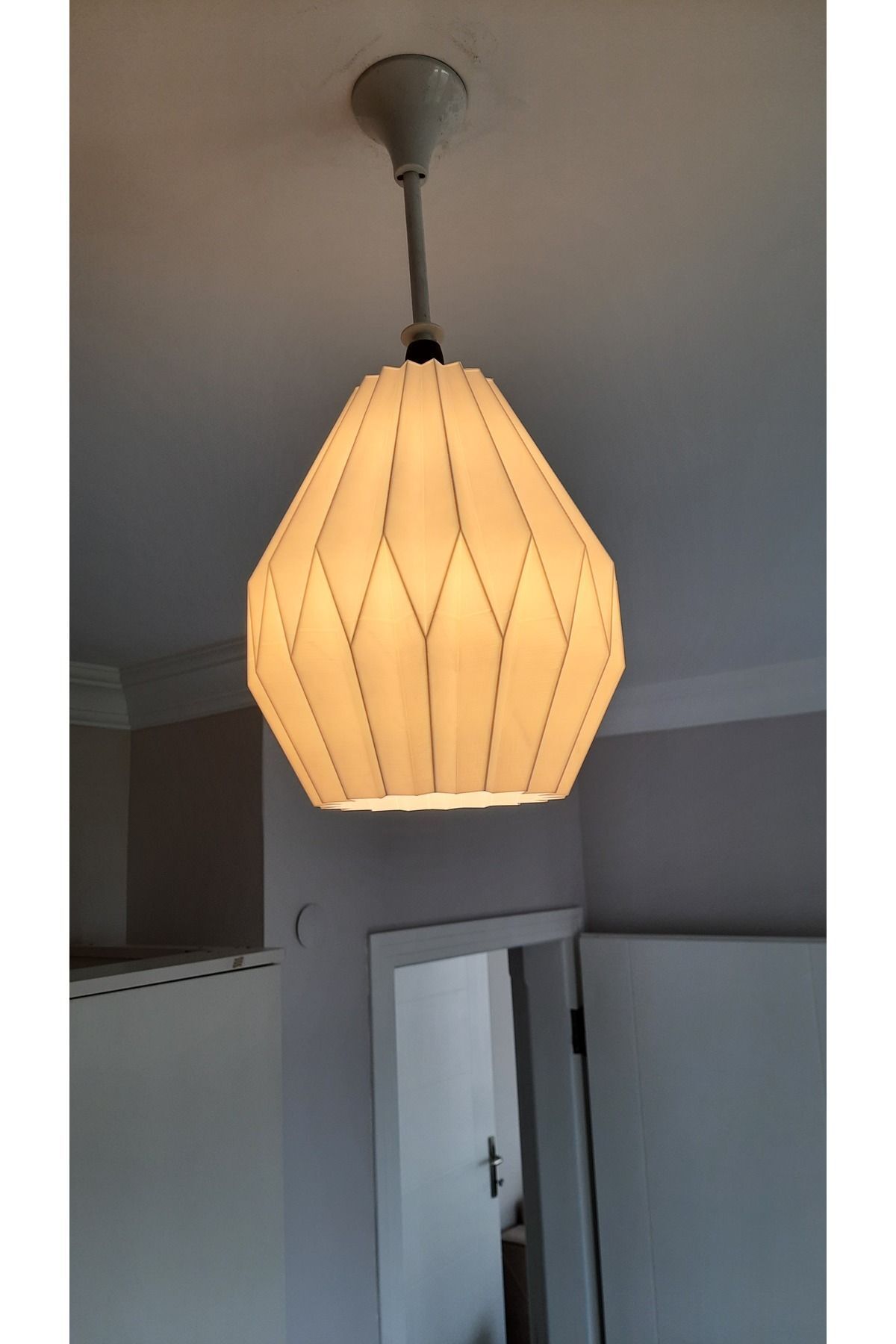 SerenityHaven Köşeli Abajur